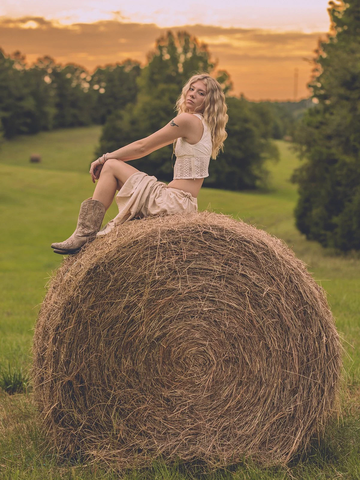 Creative field photoshoot Mississippi senior photography.