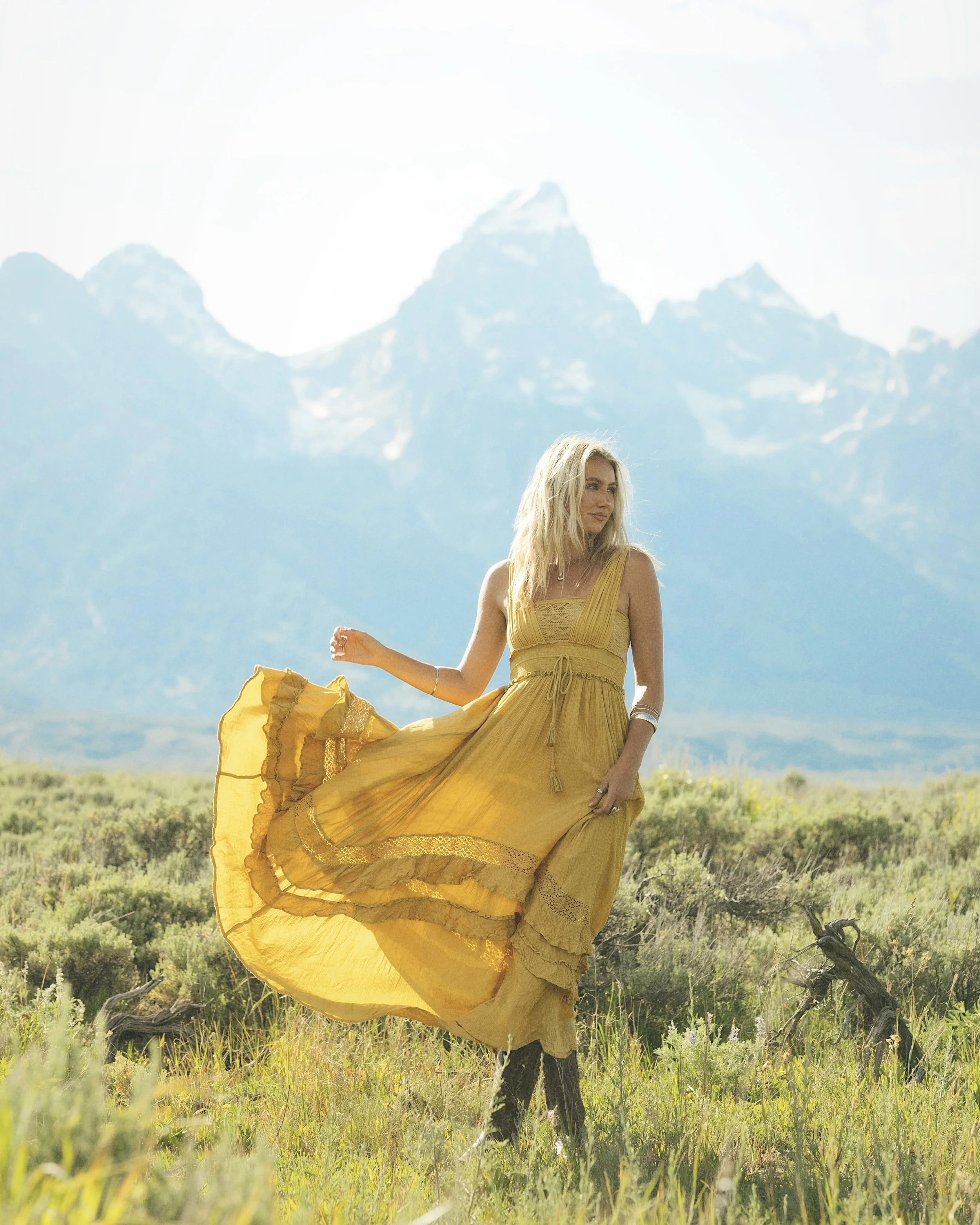 Styled photoshoot in Grand Teton National Park in Jackson, Wyoming.