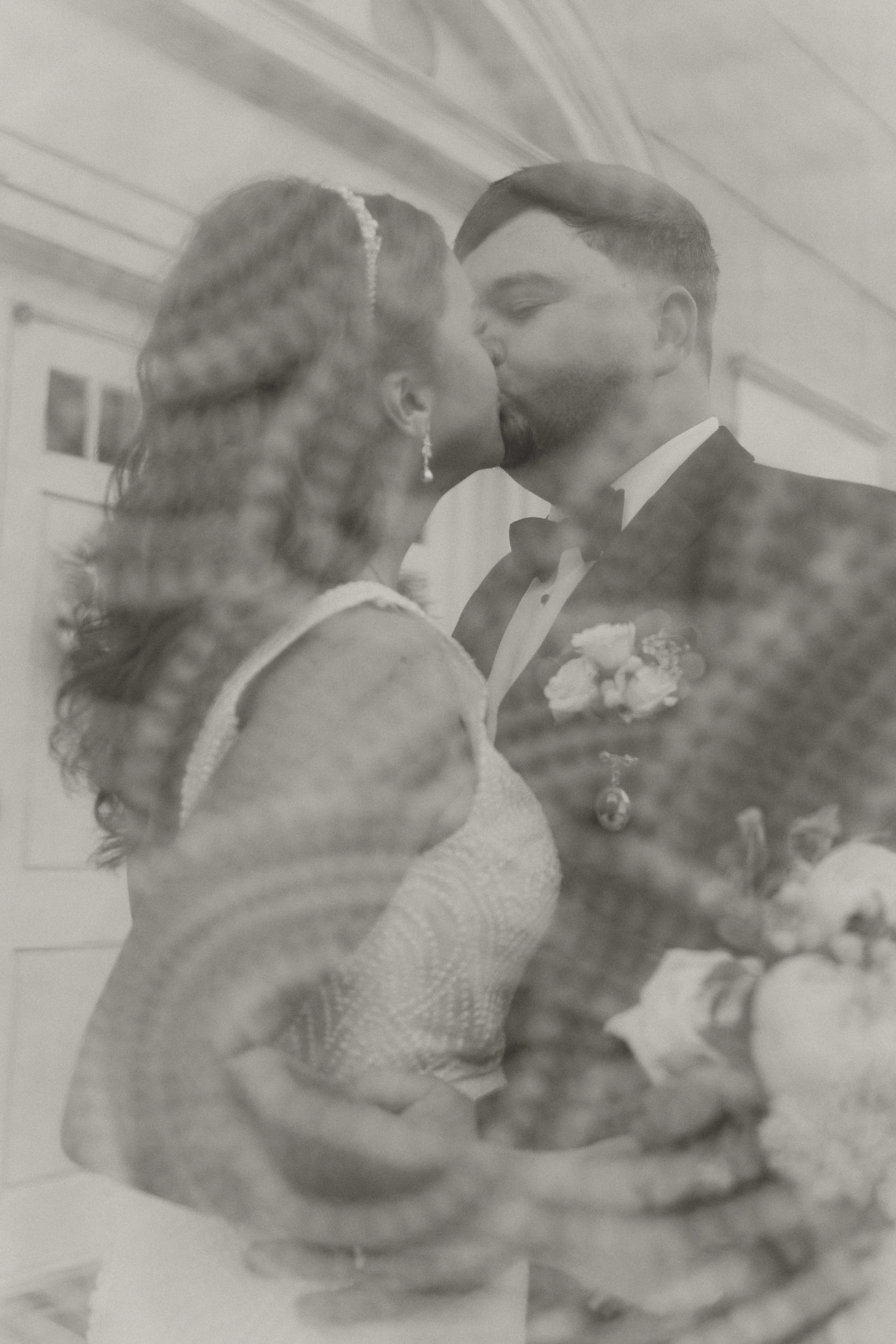 Creative bride and groom wedding photography in Mississippi.