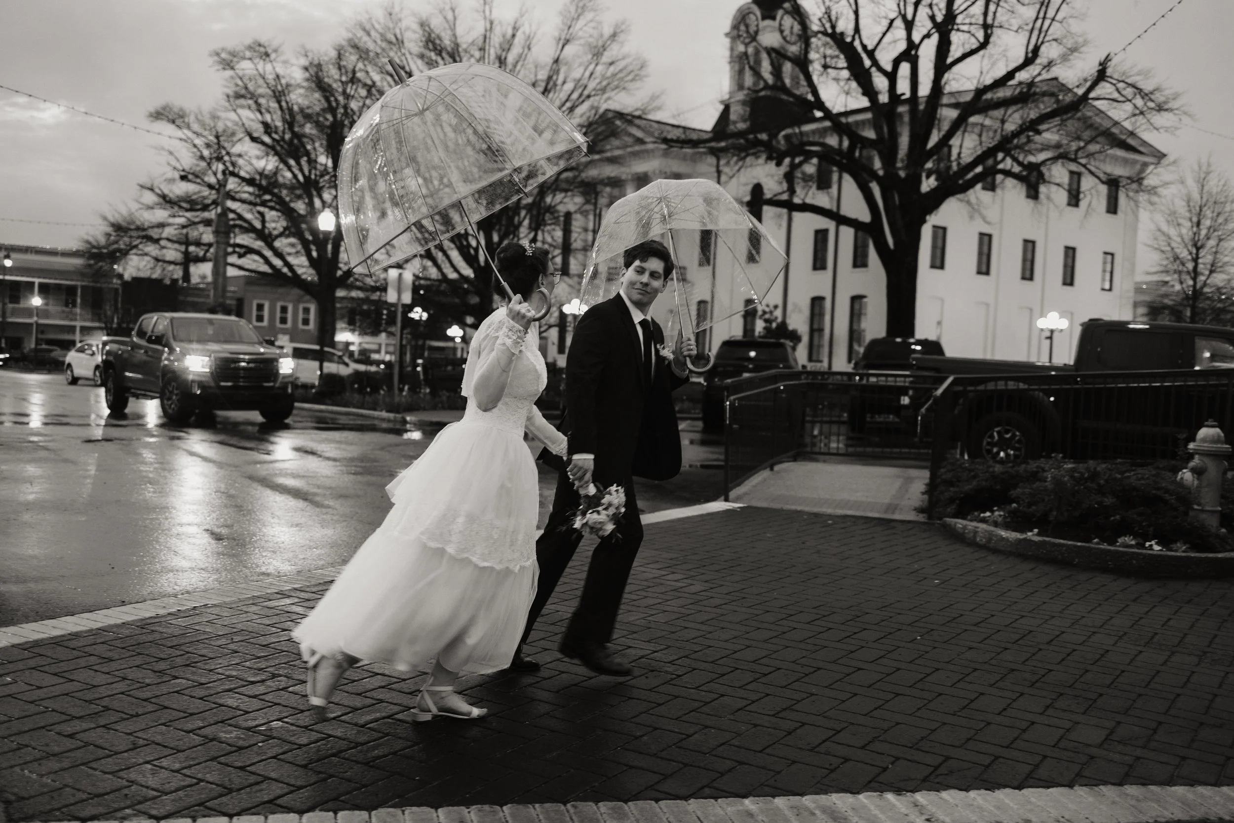 Bride and groom on the Oxford, MS square.
