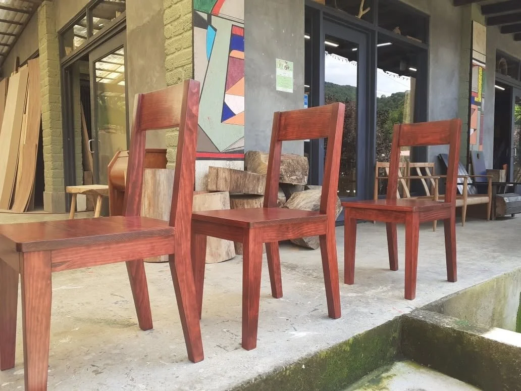 Sillas de madera realizadas durante un curso avanzado de diseño y fabricación de muebles en Gaspart Studio.