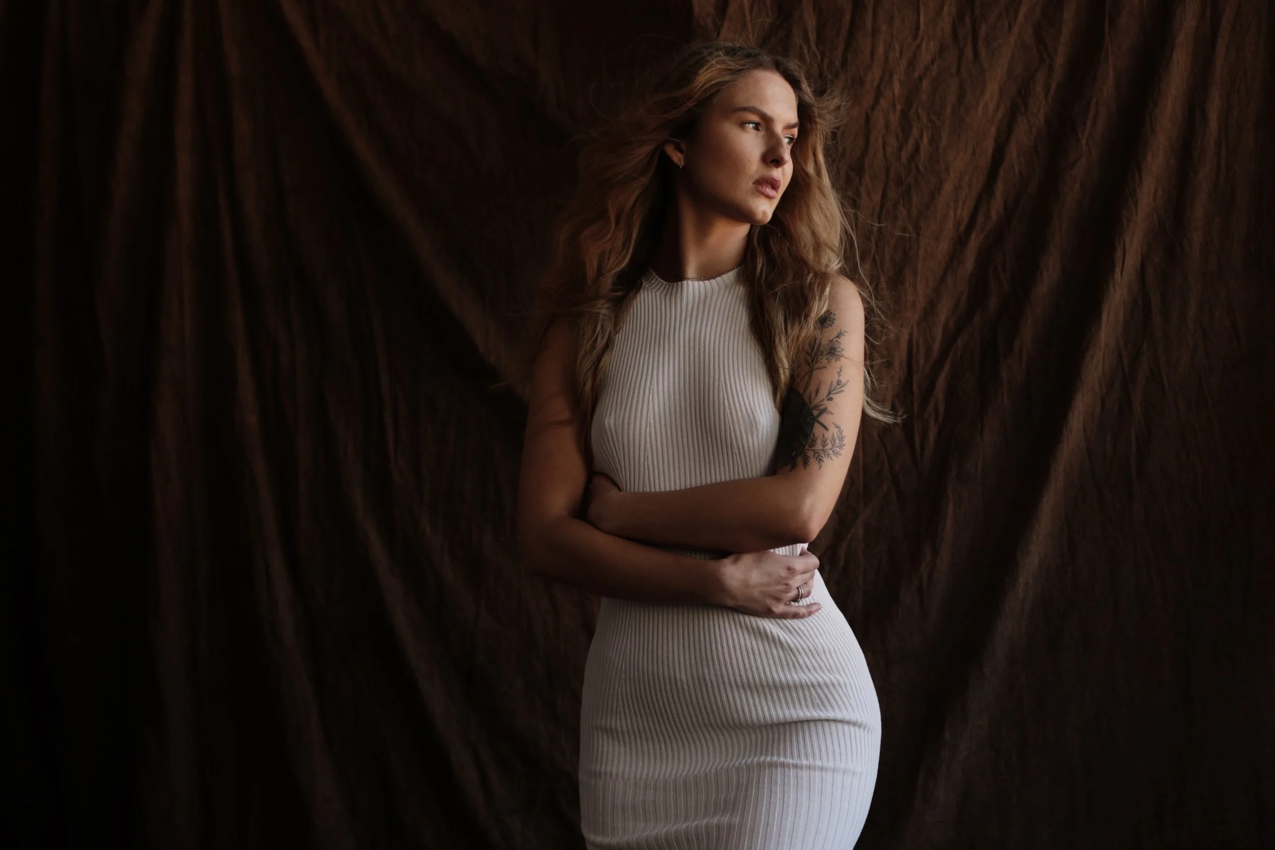 Umów sesję kobiecą, ciążową, biznesową, rodzinną lub dla par w Bydgoszczy, Lesznie lub Poznaniu i stwórzmy razem naturalne, ponadczasowe zdjęcia.