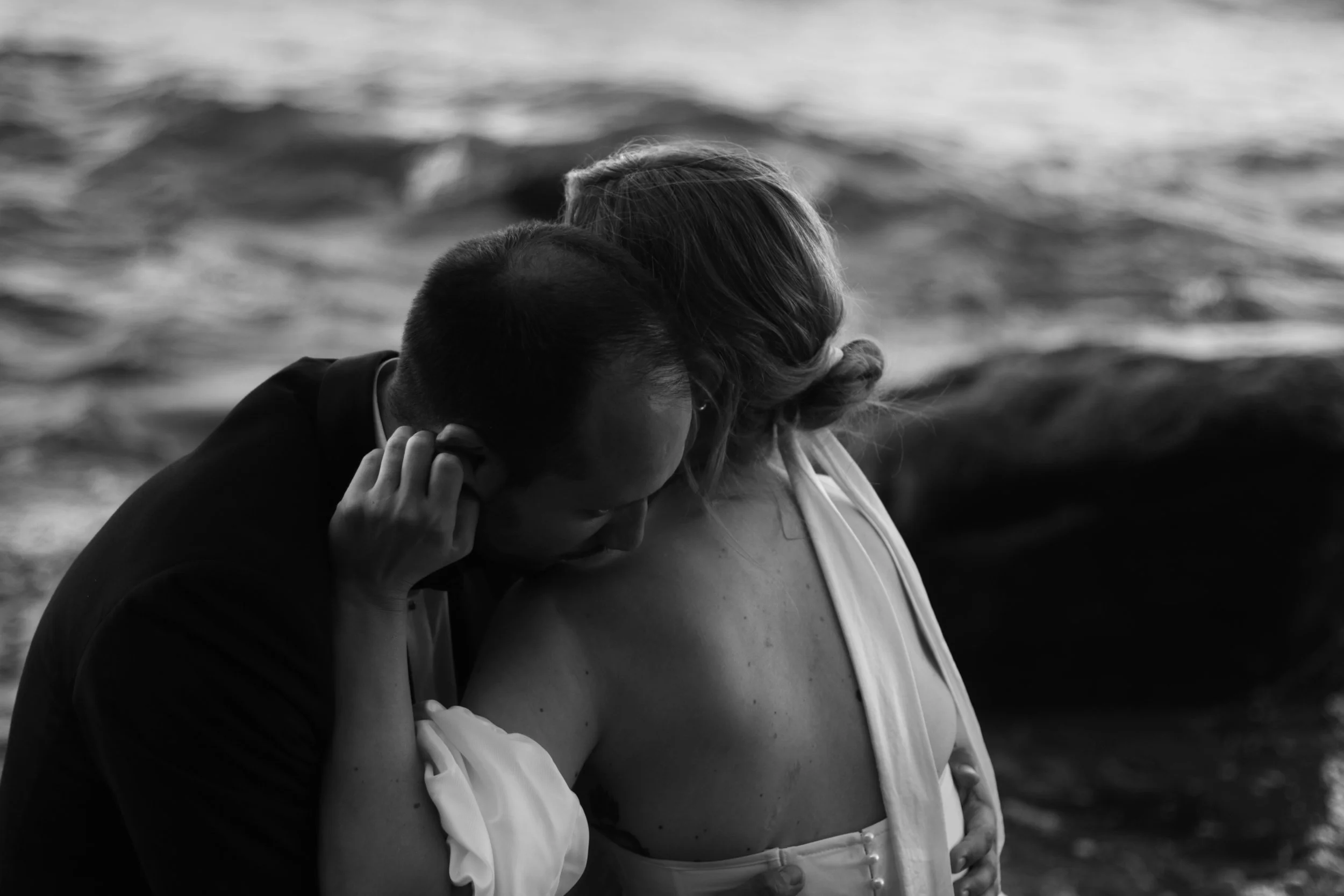 sesja dla par w naturalnym świetle romantyczna fotografia lifestyle