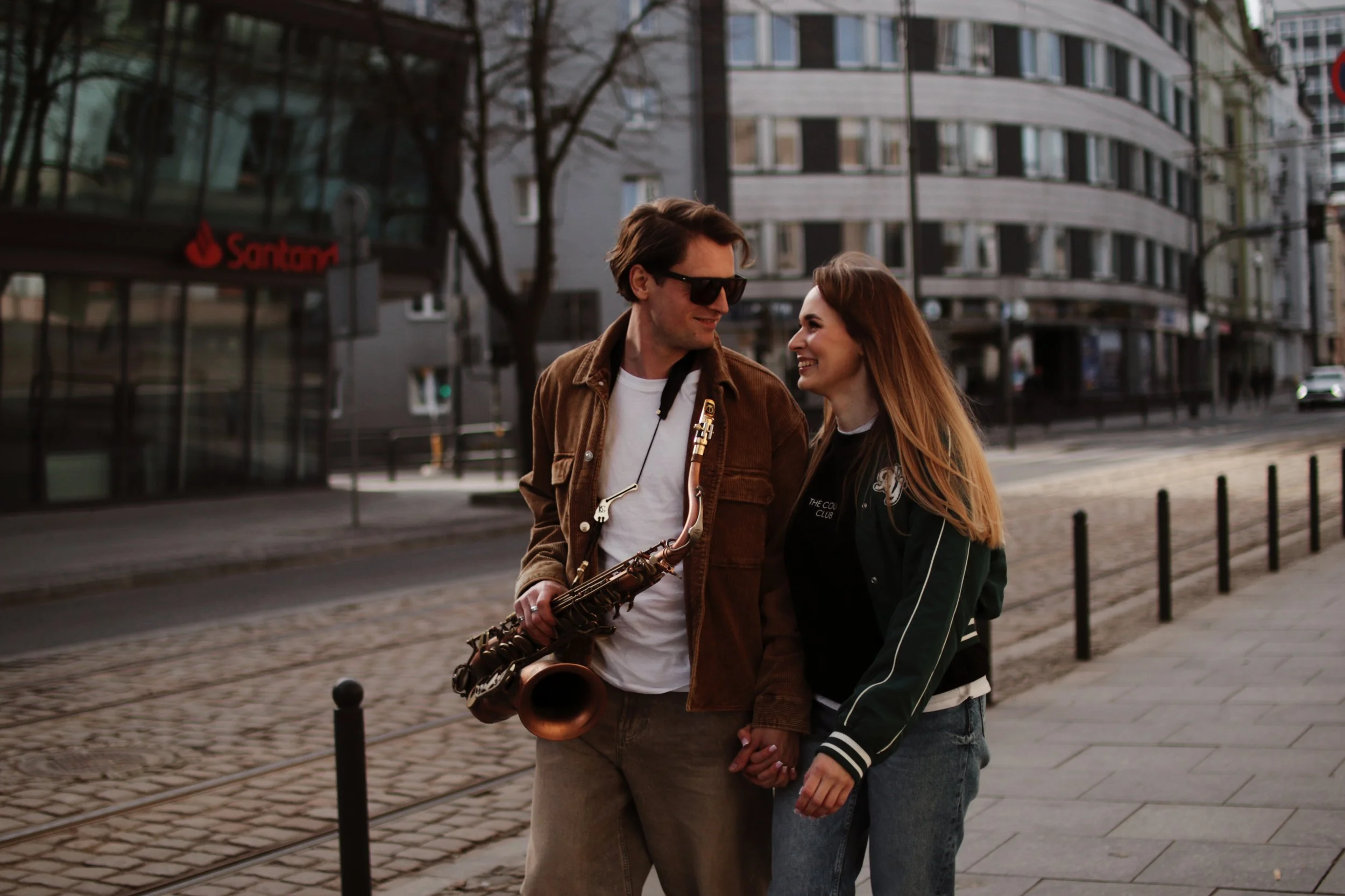 sesja dla par w naturalnym świetle romantyczna fotografia lifestyle