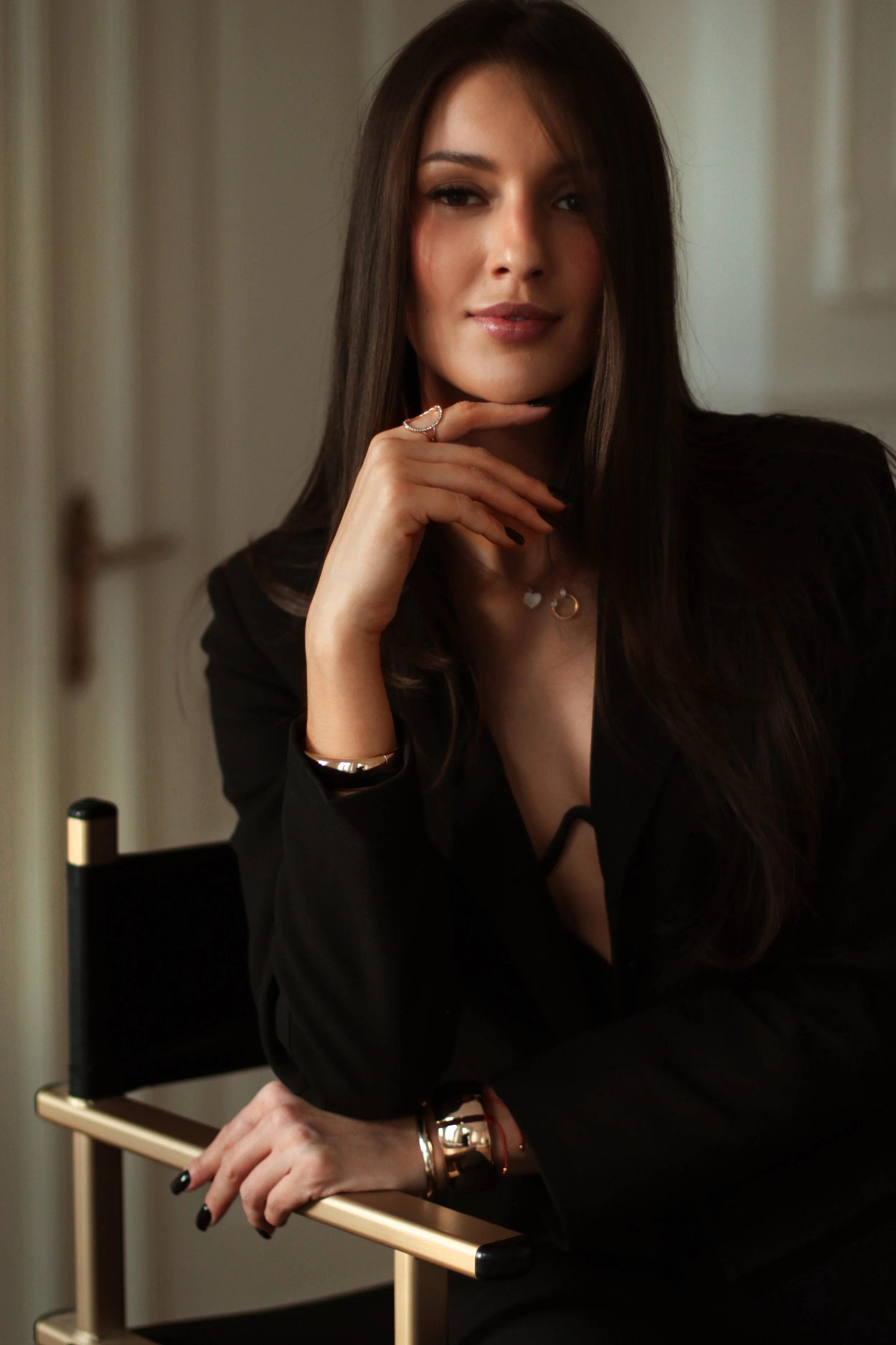 Umów sesję kobiecą, ciążową, biznesową, rodzinną lub dla par w Bydgoszczy, Lesznie lub Poznaniu i stwórzmy razem naturalne, ponadczasowe zdjęcia.