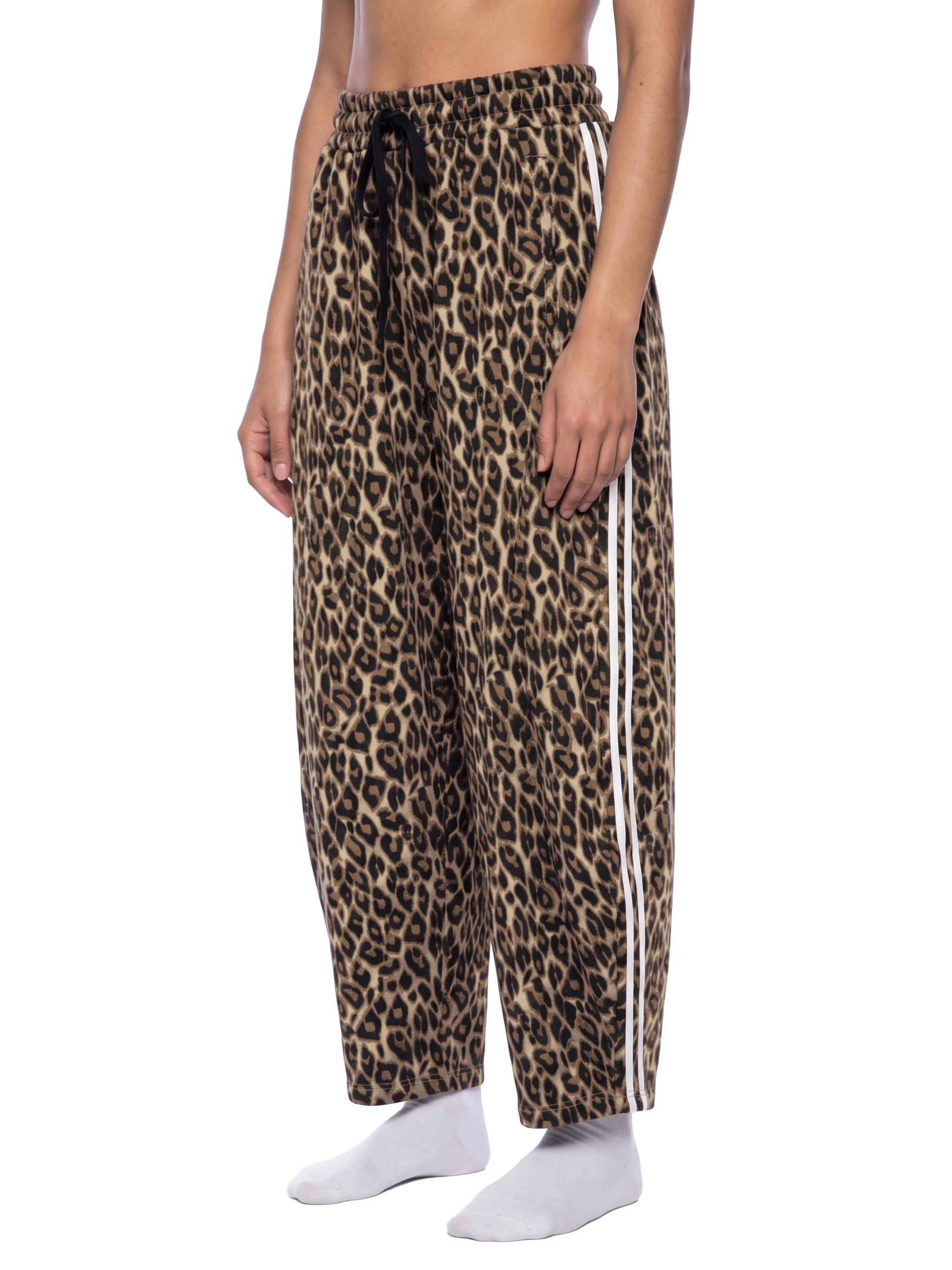 UB0064-C001-V2_mockup_20261016_11.jpg