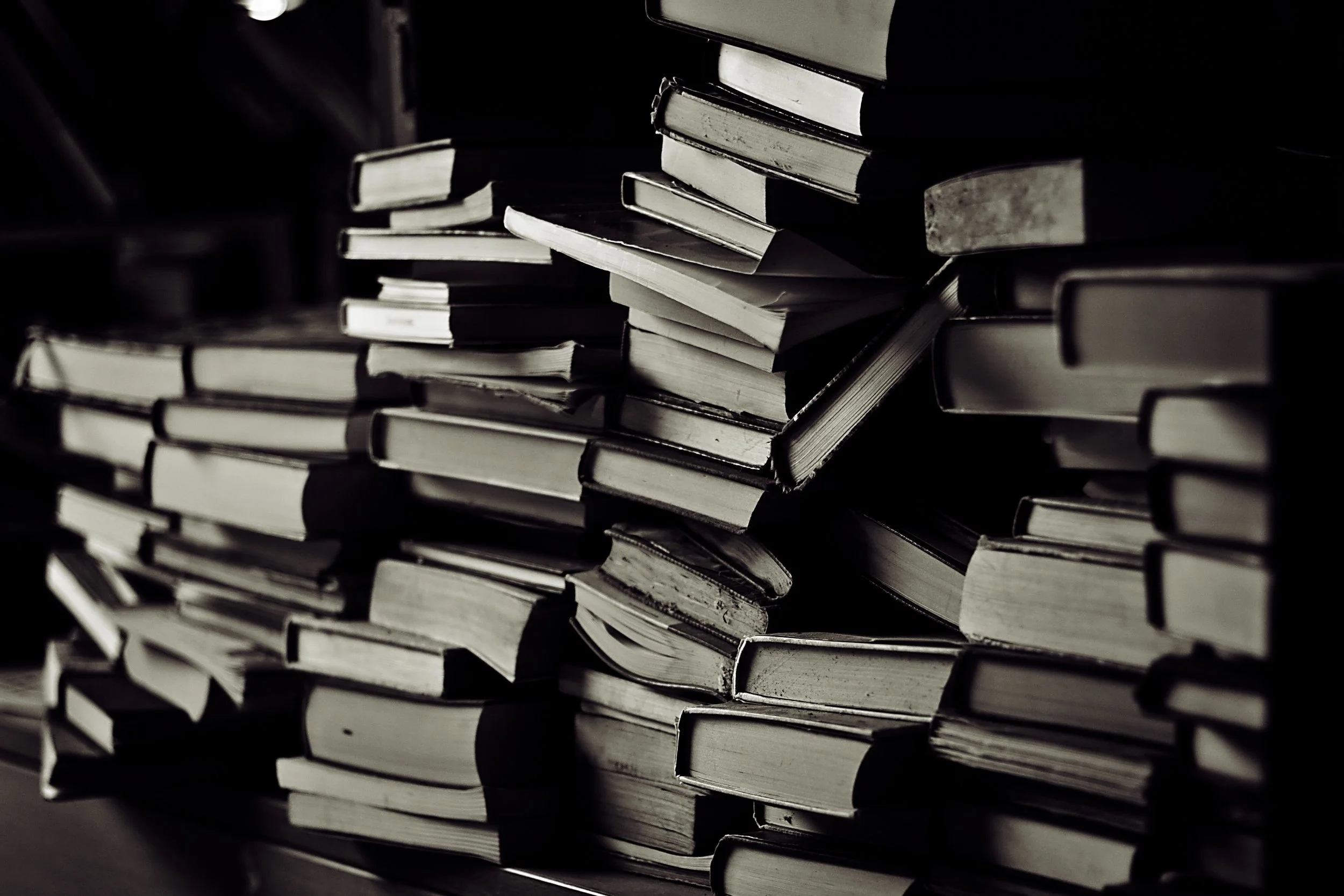 RUSHING THROUGH THE DARKNESS: THE BBC SHORT STORY AWARD (Thresholds)