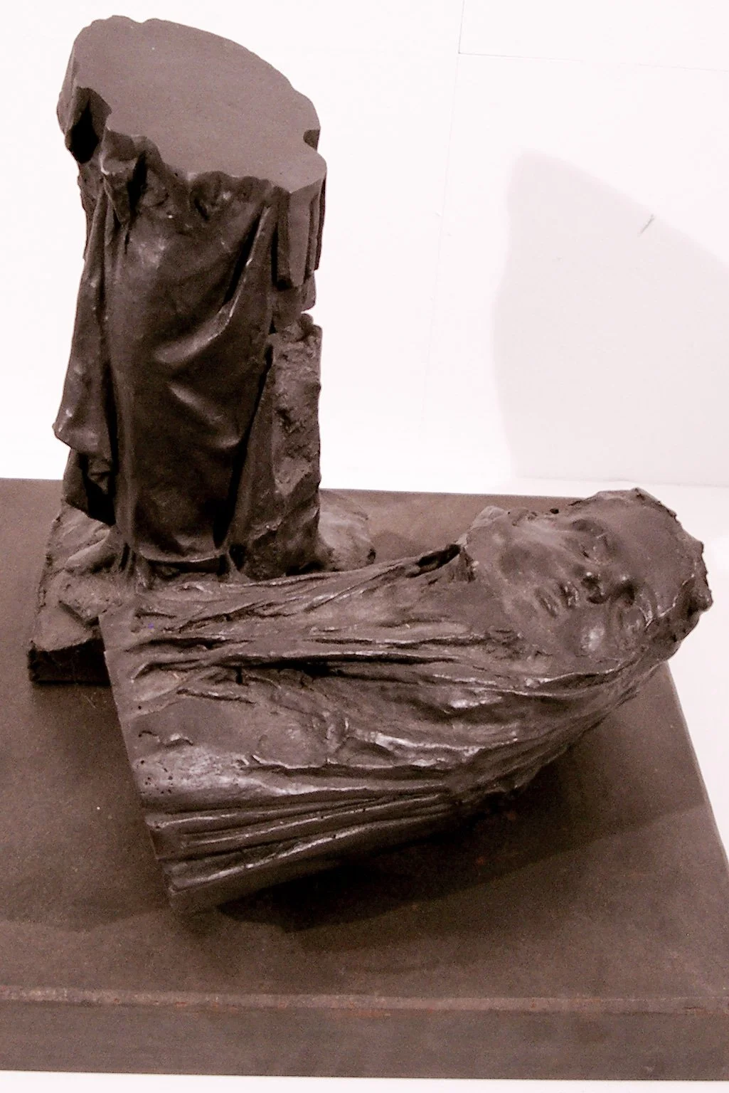 REPUBLIC ANGEL (bronze & steel) 60x45x45cm
