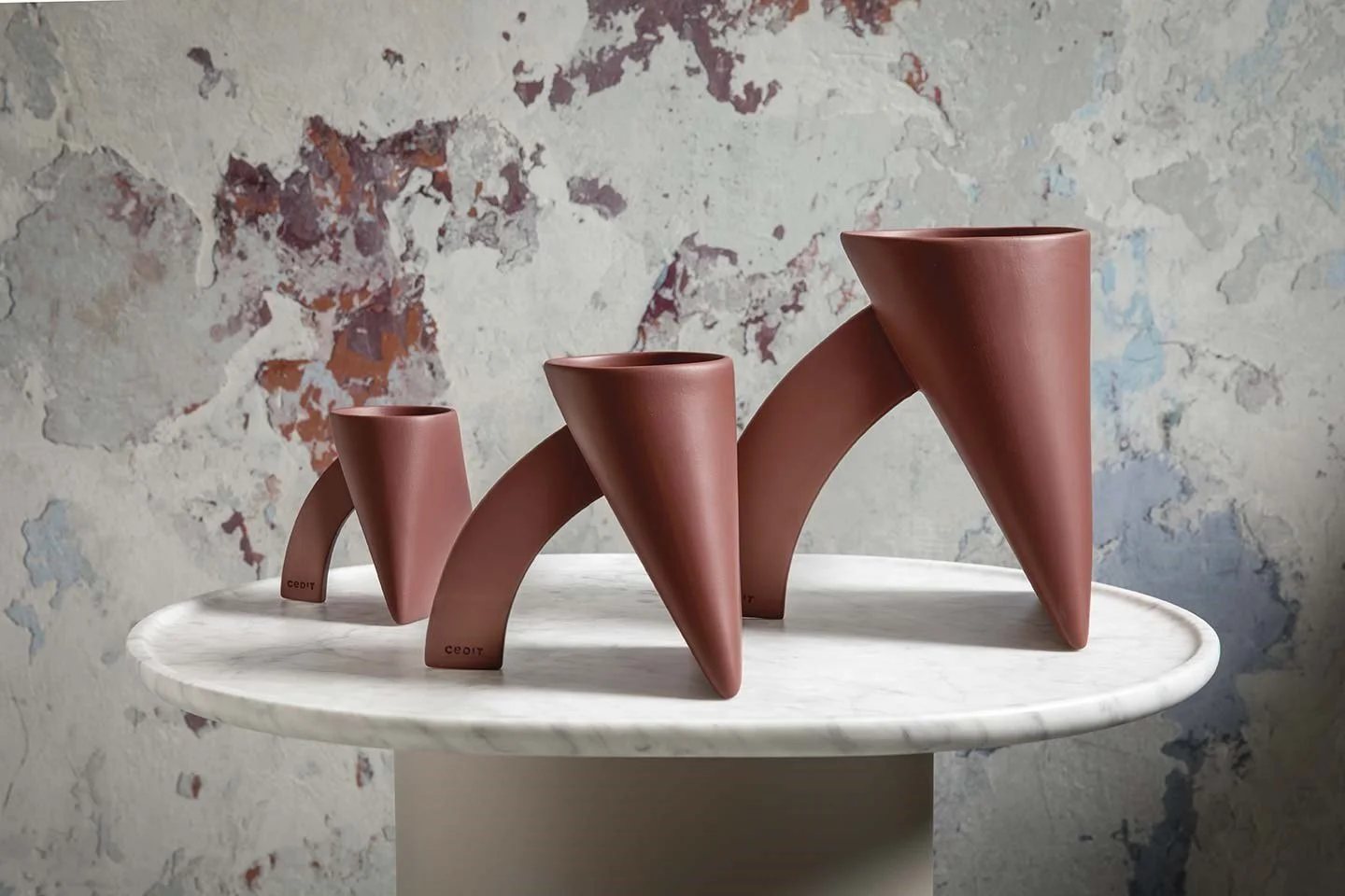 Luxury ceramic vases from the Lapis collection by CEDIT, supplied and installed nationwide by PietraCasa.