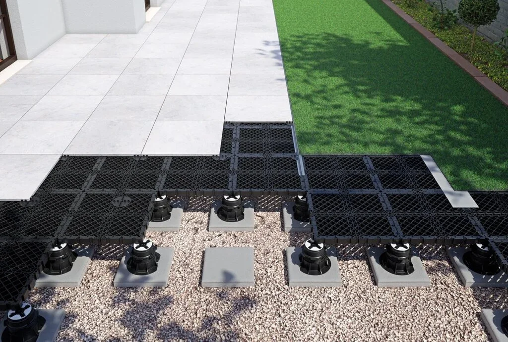 Cross-section view of the Eterno Ivica GRF system, a heavy-duty grid designed for the construction of stable raised outdoor floors, professionally supplied and installed by PietraCasa.