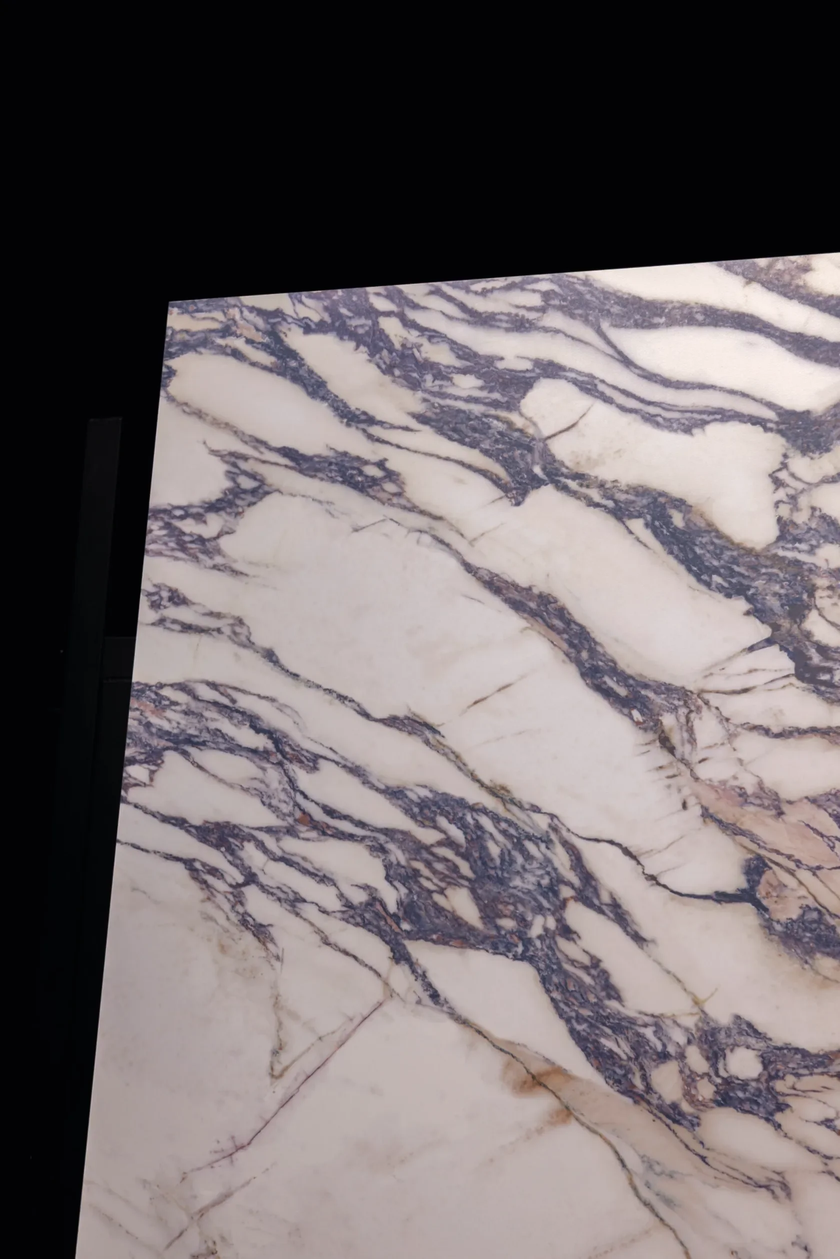 2b_Ariostea_ULTRA-MARMI---FIOR-DI-VIOLA_Oqdxs8nkZY.webp