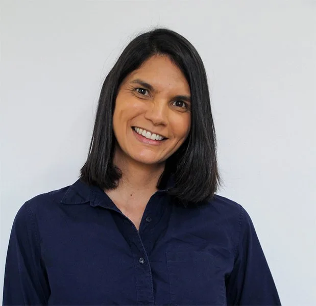 Headshot of Laura Niebauer your guide on your career coaching journey