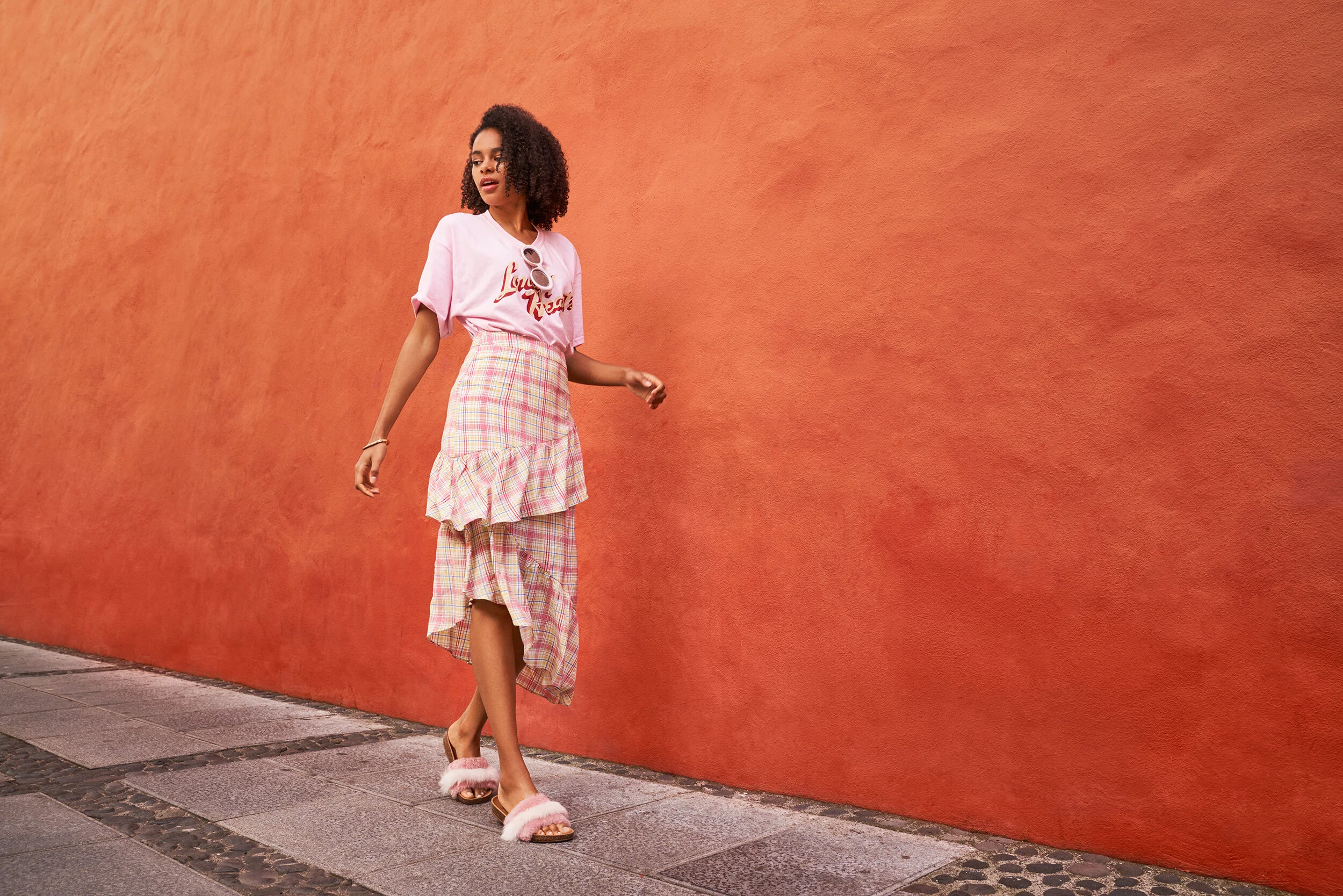 190322_UGG_SHOT07_BILLOW_LIFESTYLE_062_HR_RGB.jpg