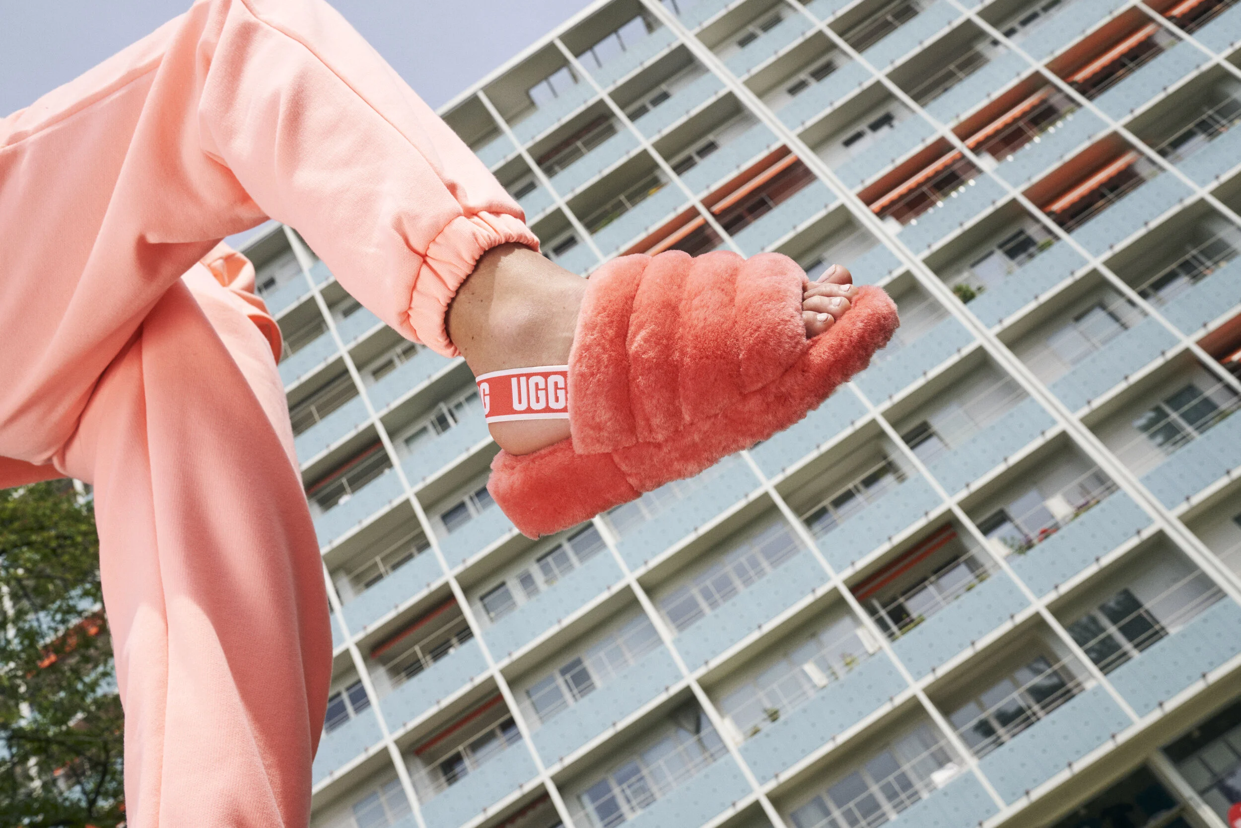 1_Fluffyeahslideneon_product_V2.jpg