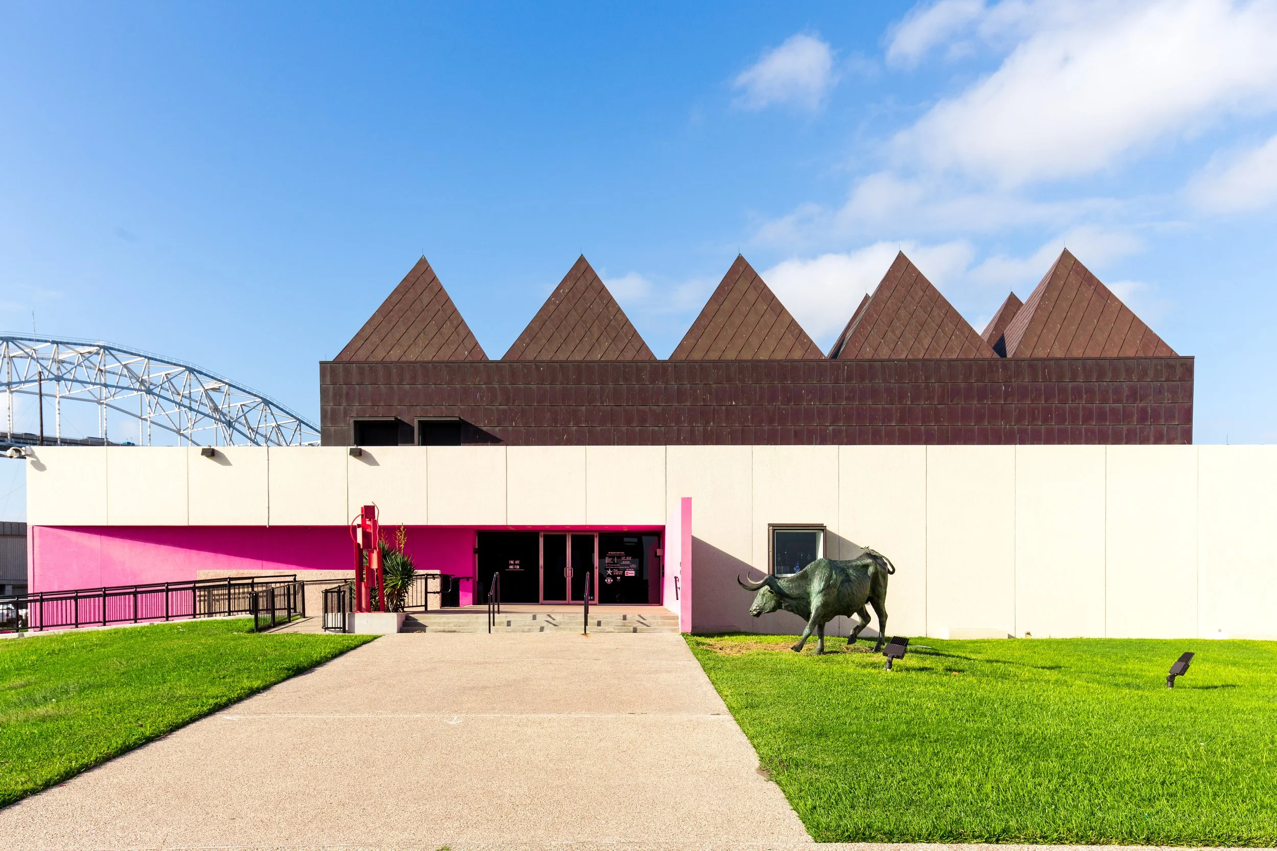 JPAGE-Commercial-ArtMuseum-1.jpg