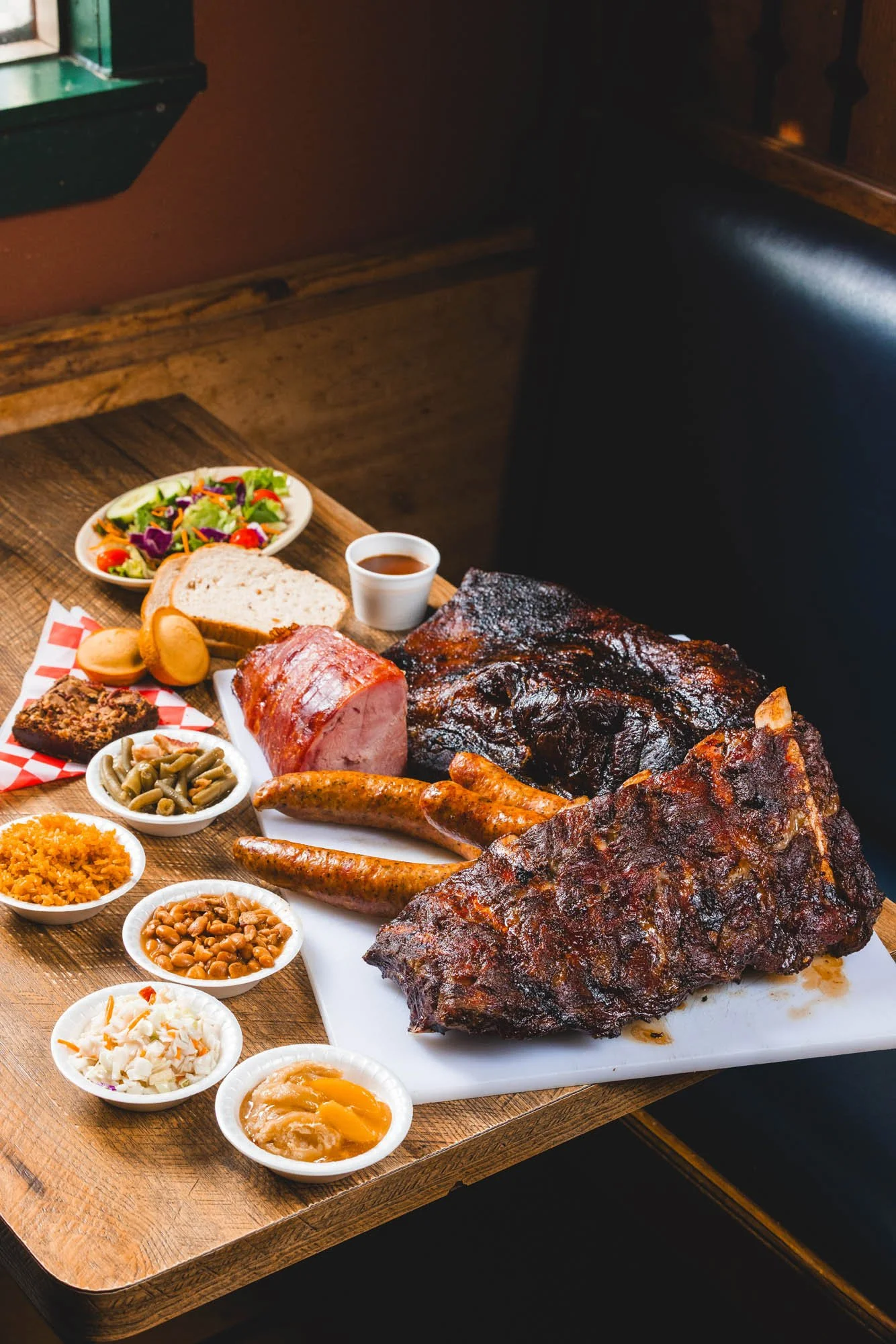 JPAGE-Editorial-TheBend-HowardsBBQ-0138 (1).jpg