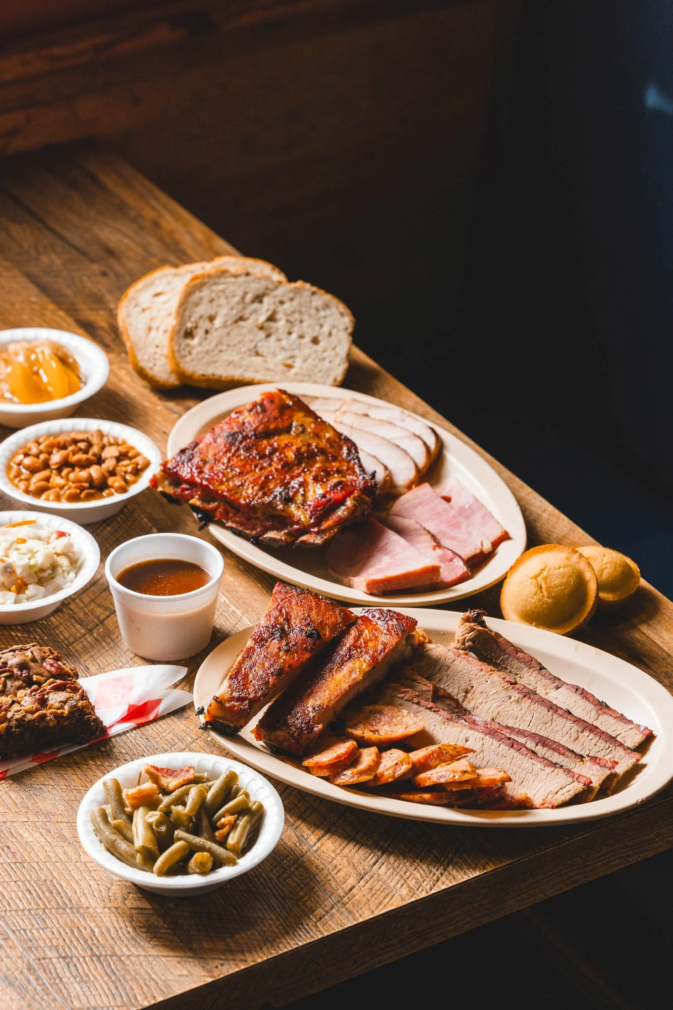 JPAGE-Editorial-TheBend-HowardsBBQ-0181.jpg