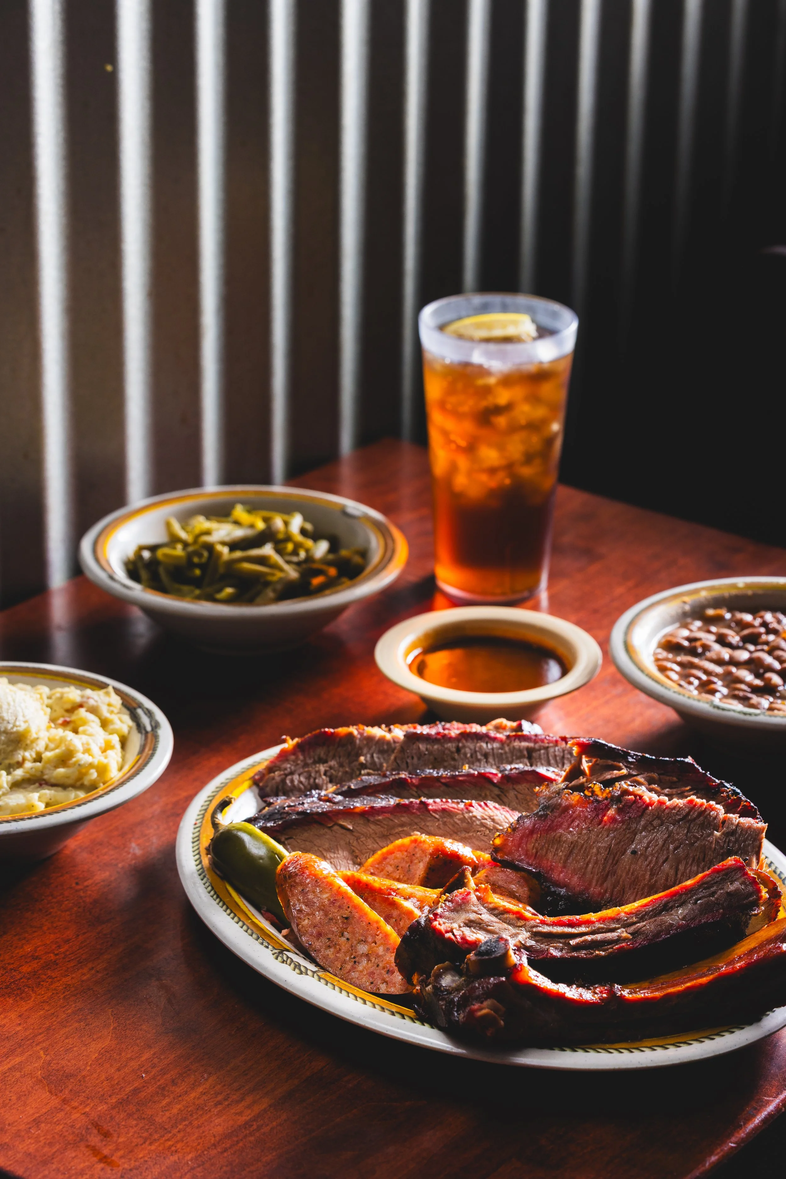 JPAGE-Editorial-TheBend-Food-MacsBBQFore-9956.jpg