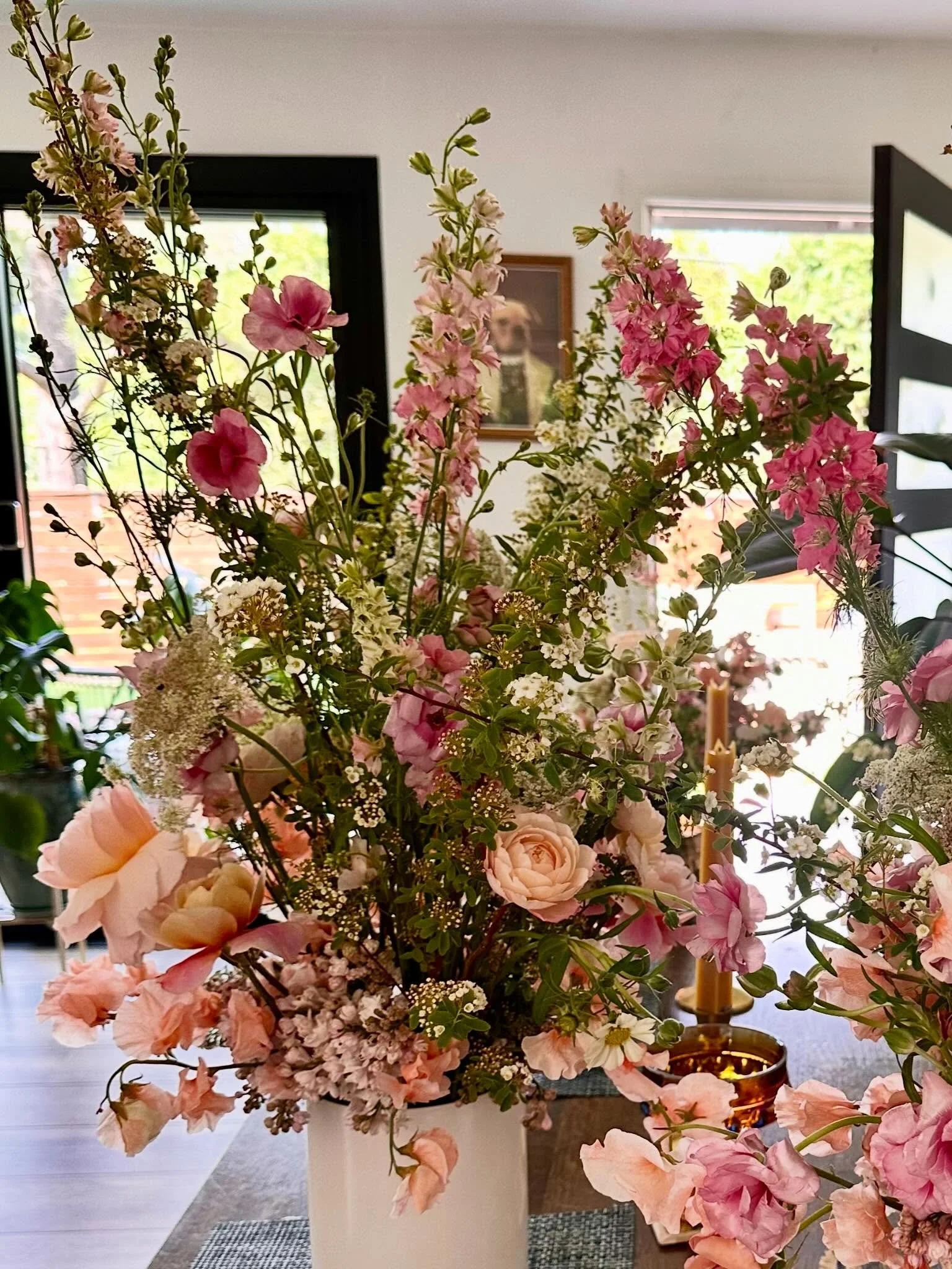 A perfectly flowered garden party 🪴🌸 making a big statement for this milestone 18th birthday! Loved helping make this special day perfect. Sourced locally from the gardens of @kate_guarente @frontporchfarmer and suppliers @miguelflowerssf @mayeshwh