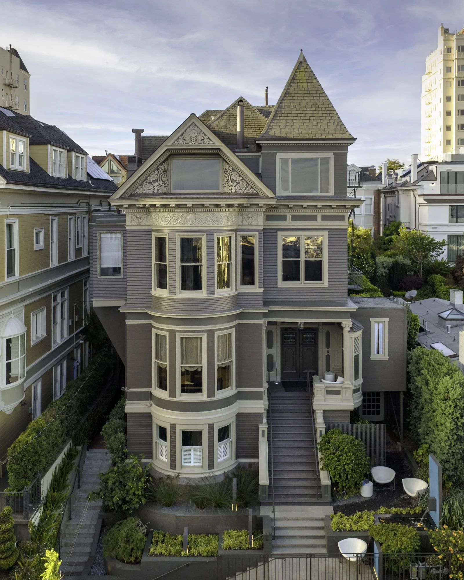2515 Broadway-1.jpg