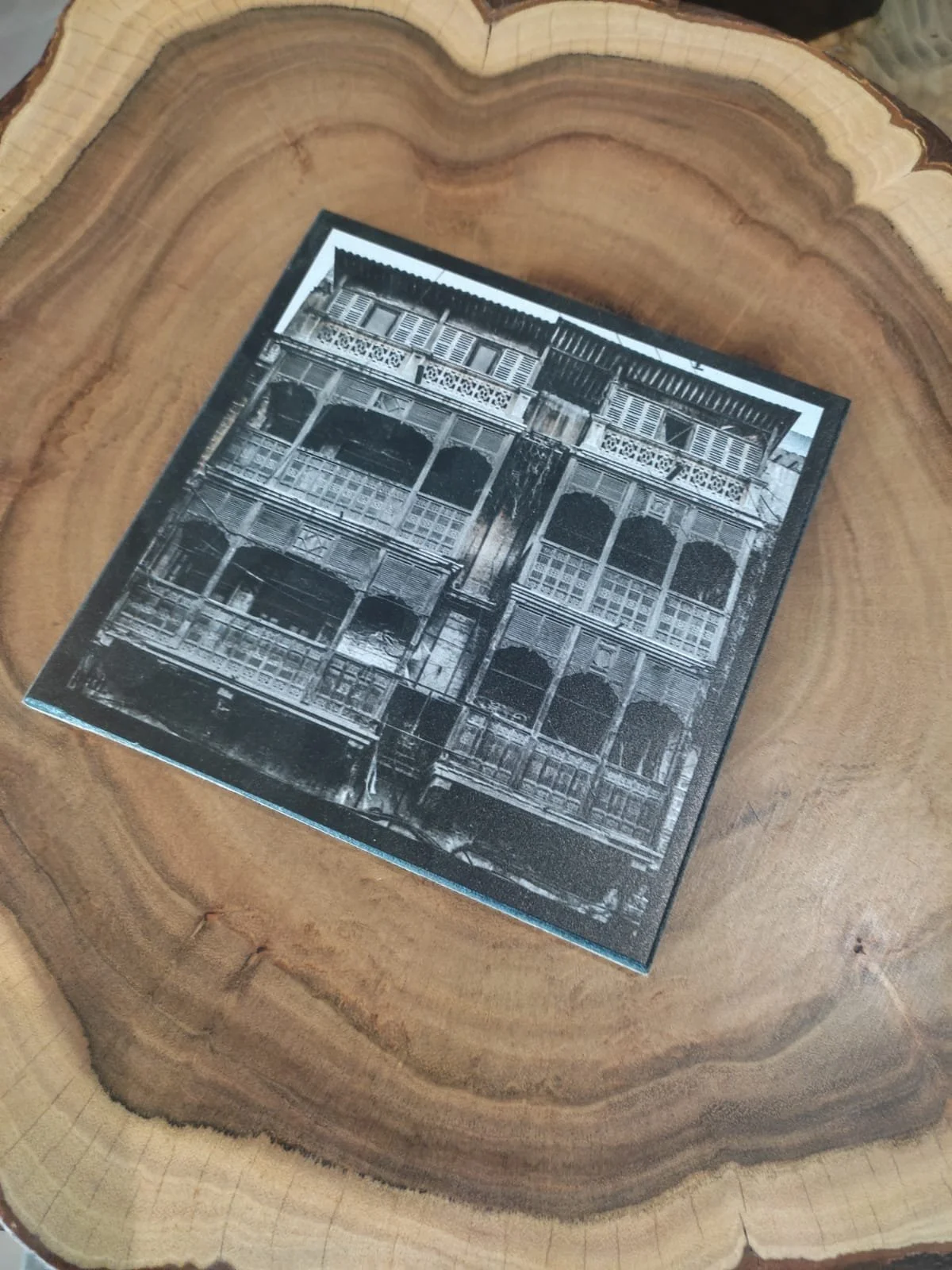 Broken Karachi Building - Wall Art