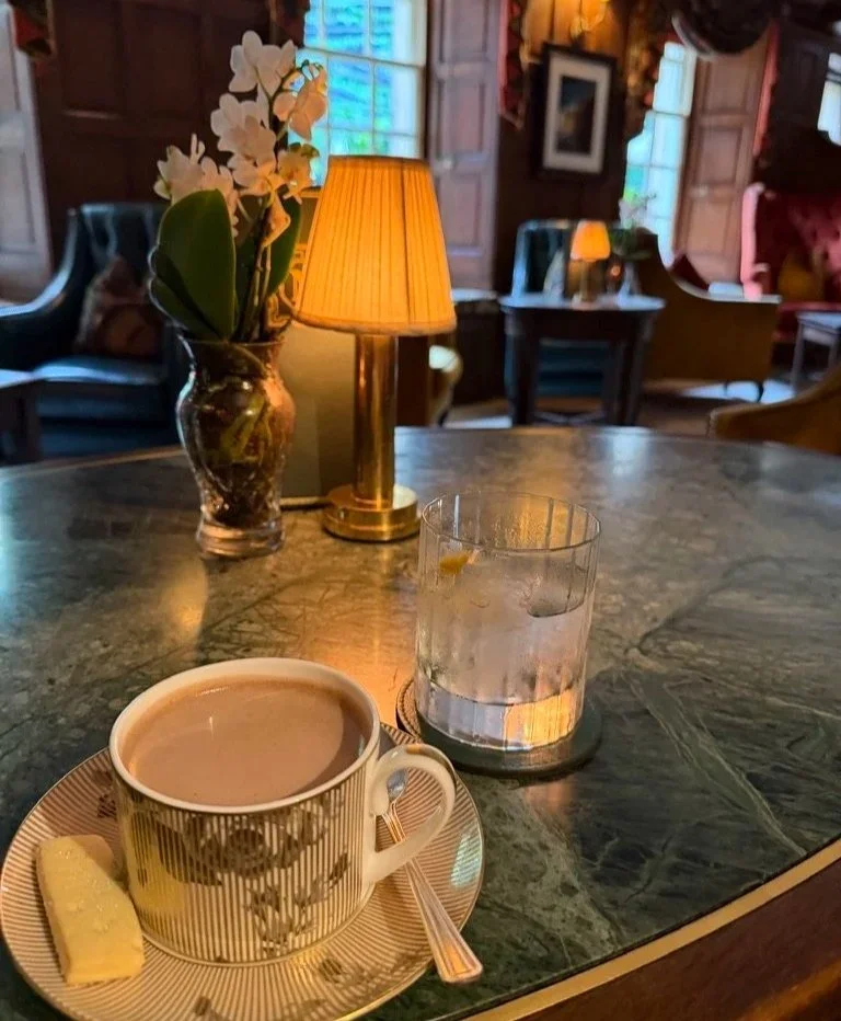 Hot chocolate and shortbread in the Norton Bar at Grantley Hall.