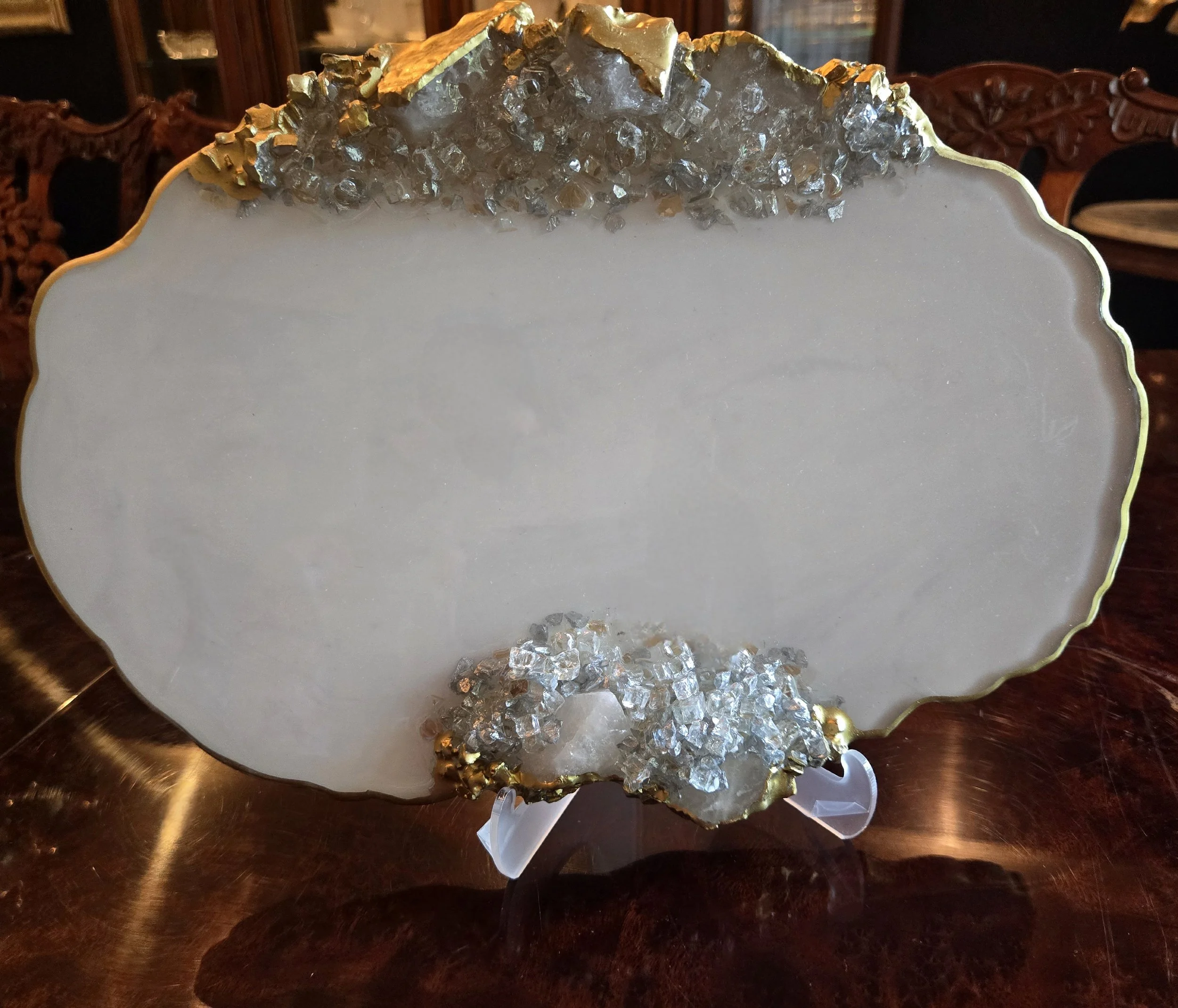 Luxury Quartz Crystal Edged Oval Resin Tray |  Matte Gold & White
