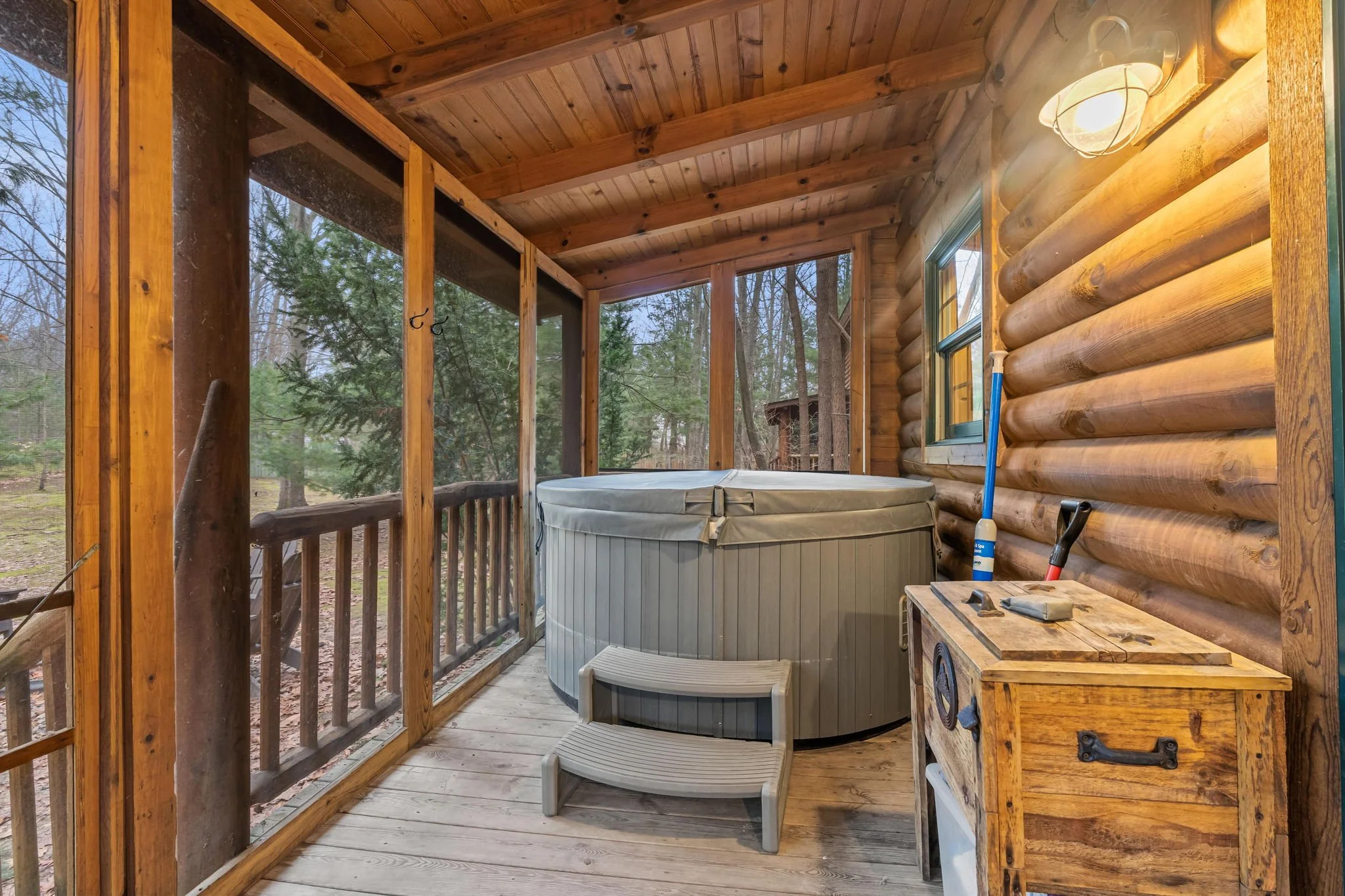 Back Porch/ Hot Tub