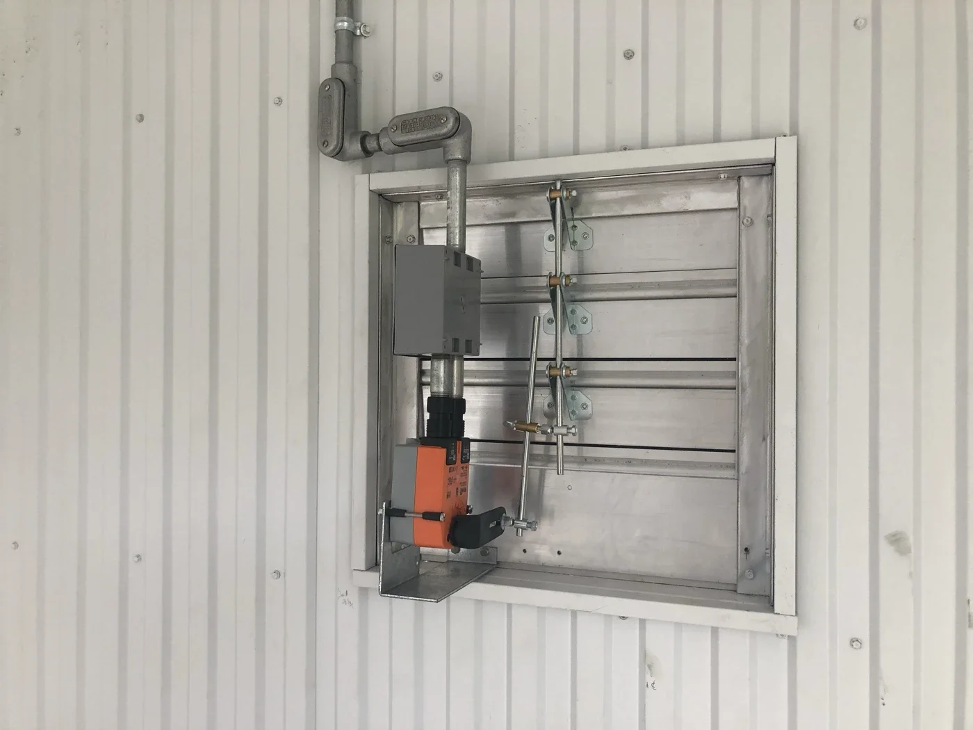 Intake Louver with Accuator.webp