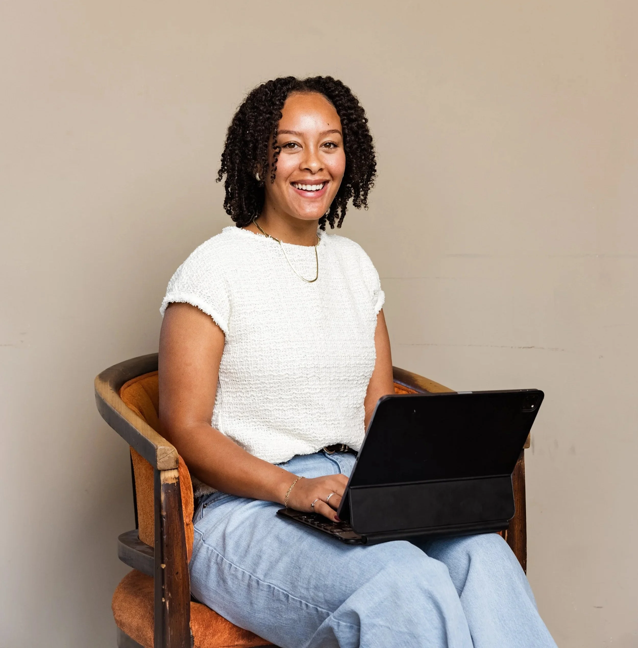 Ayesha Youngblood MA therapist at Intentional Therapy providing teen and individual counseling virtually across Texas