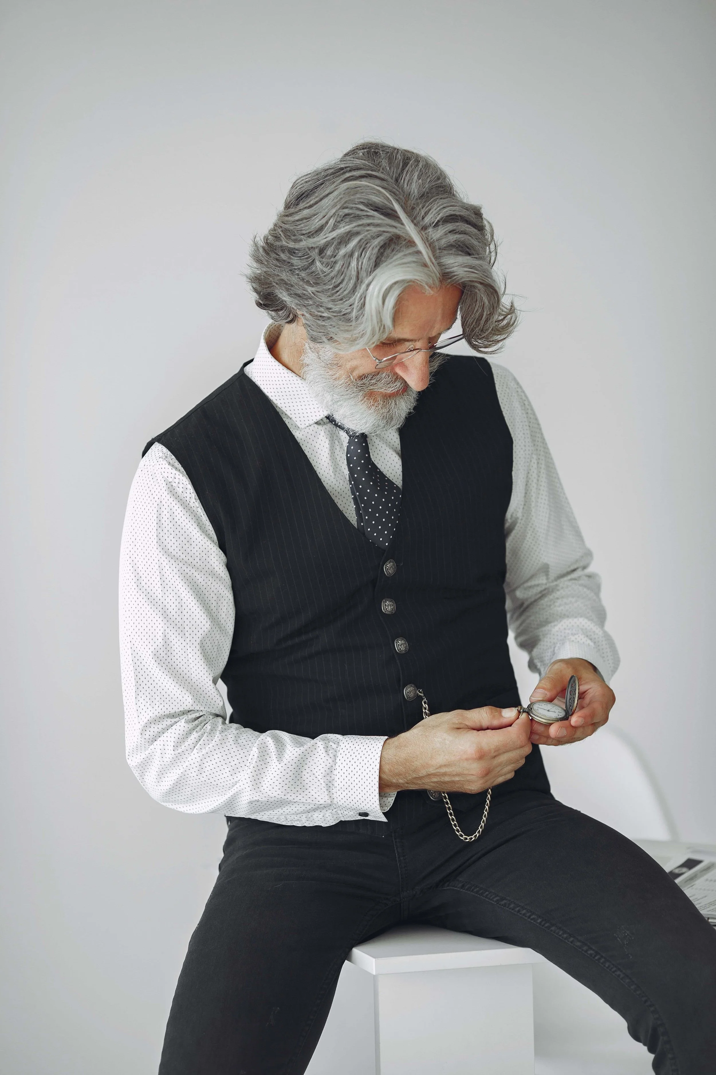 mens medium length grey.jpeg