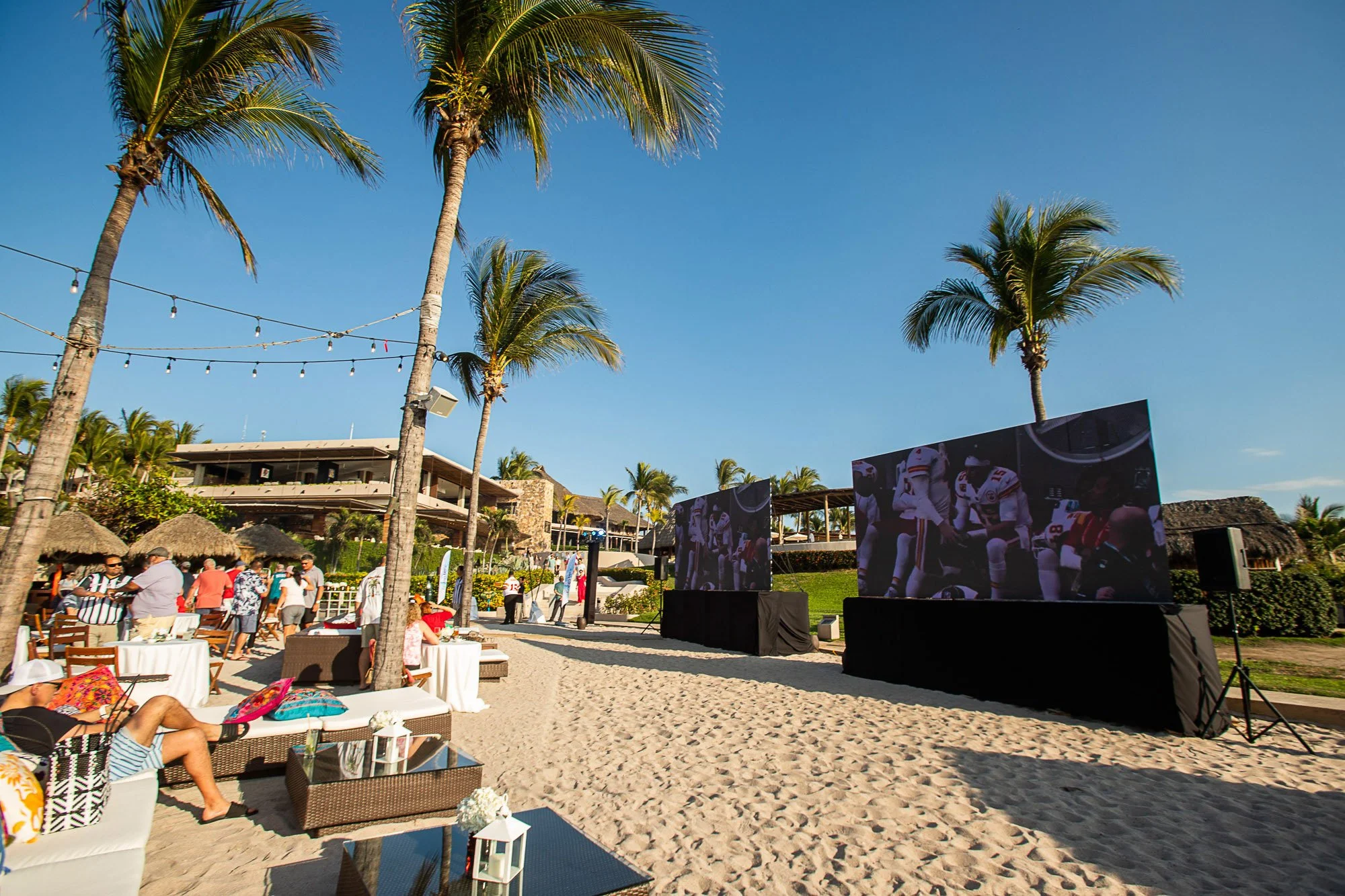 punta-mita-incentive-trip-welcome-reception-beach-31.jpg
