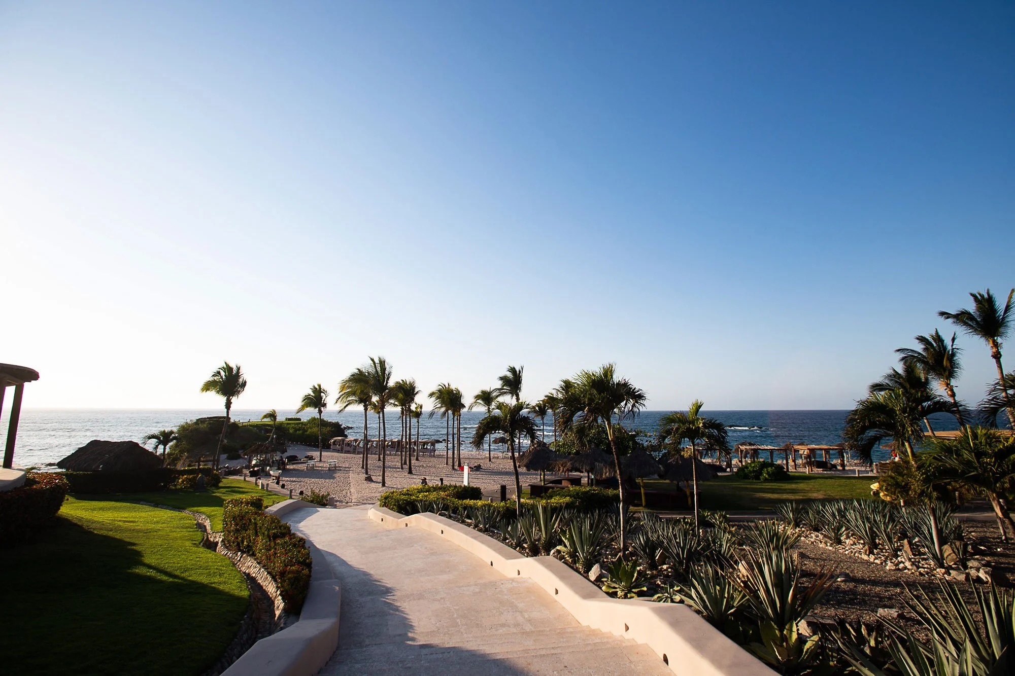 punta-mita-incentive-trip-welcome-reception-beach-01.jpg