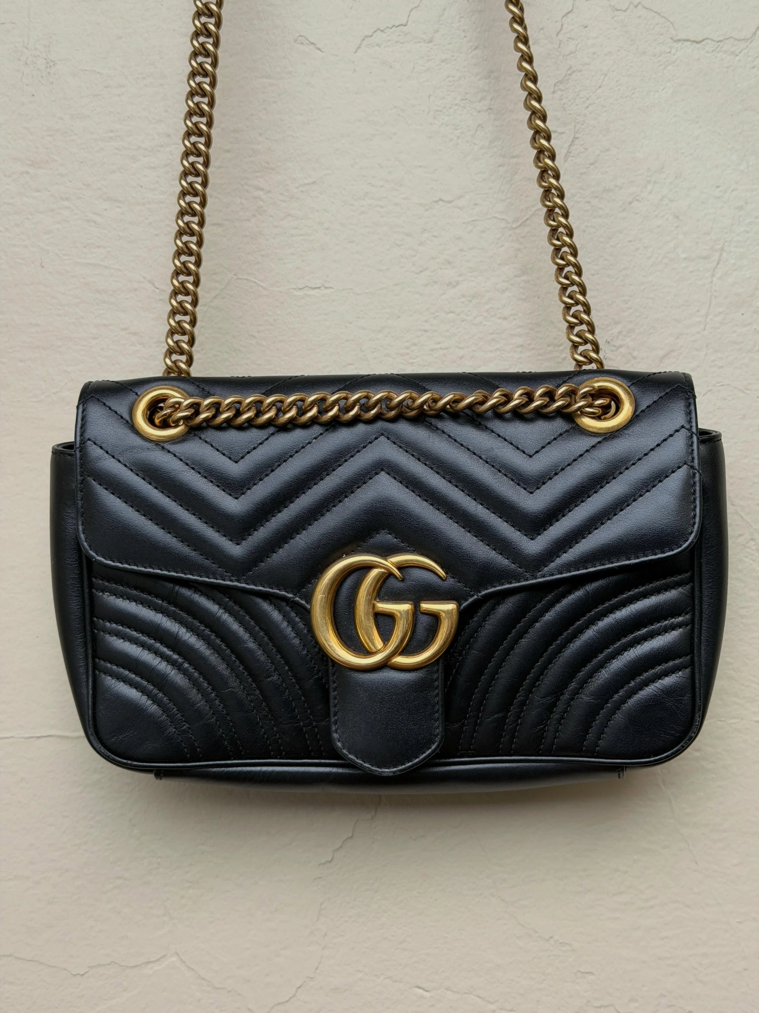 The Gucci GG Marmont Bag.

A classic bag sized for everyday and evening plans.