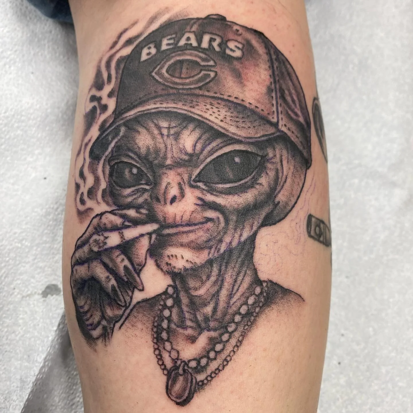 Outta this world tattoo by @sietomaldonado 👽🛸 We have walk-Ins all day today Saturday!