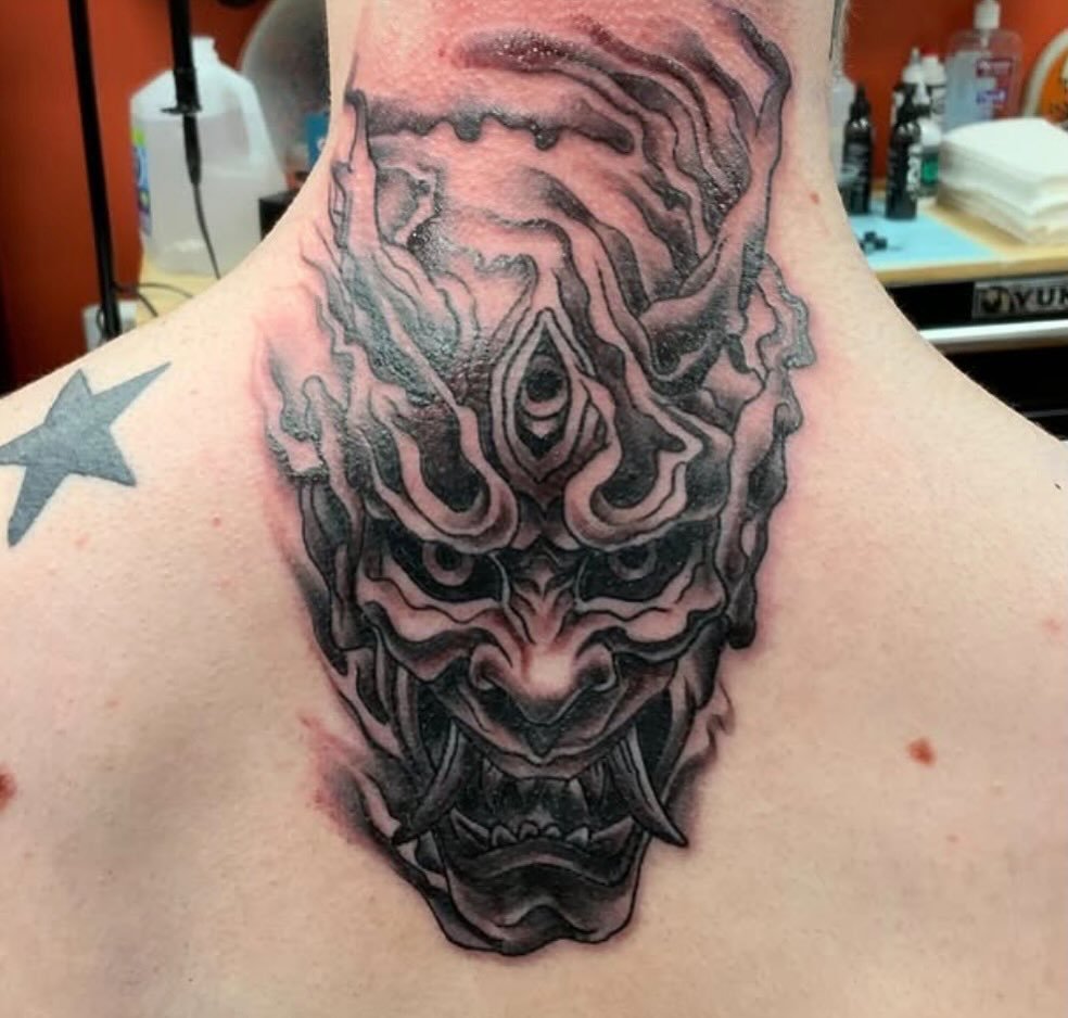 Fresh and angry done by @mightychoyoung todays the last Monday walk-in day before he&rsquo;ll be out of the shop for the next few weeks stop on by or come set something up for when he gets back!!! #45thstreettattoo #hanyatattoo #necktattoo