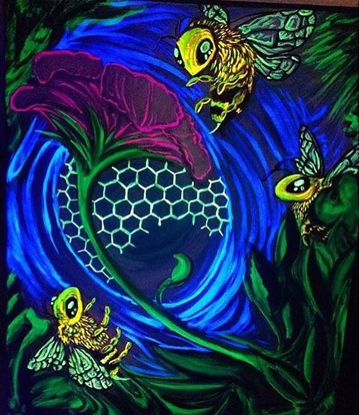 "Busy Bees" Under Blacklight
11x14inch canvas
Acrylic Paint and Blacklight Paint
In Private Collection