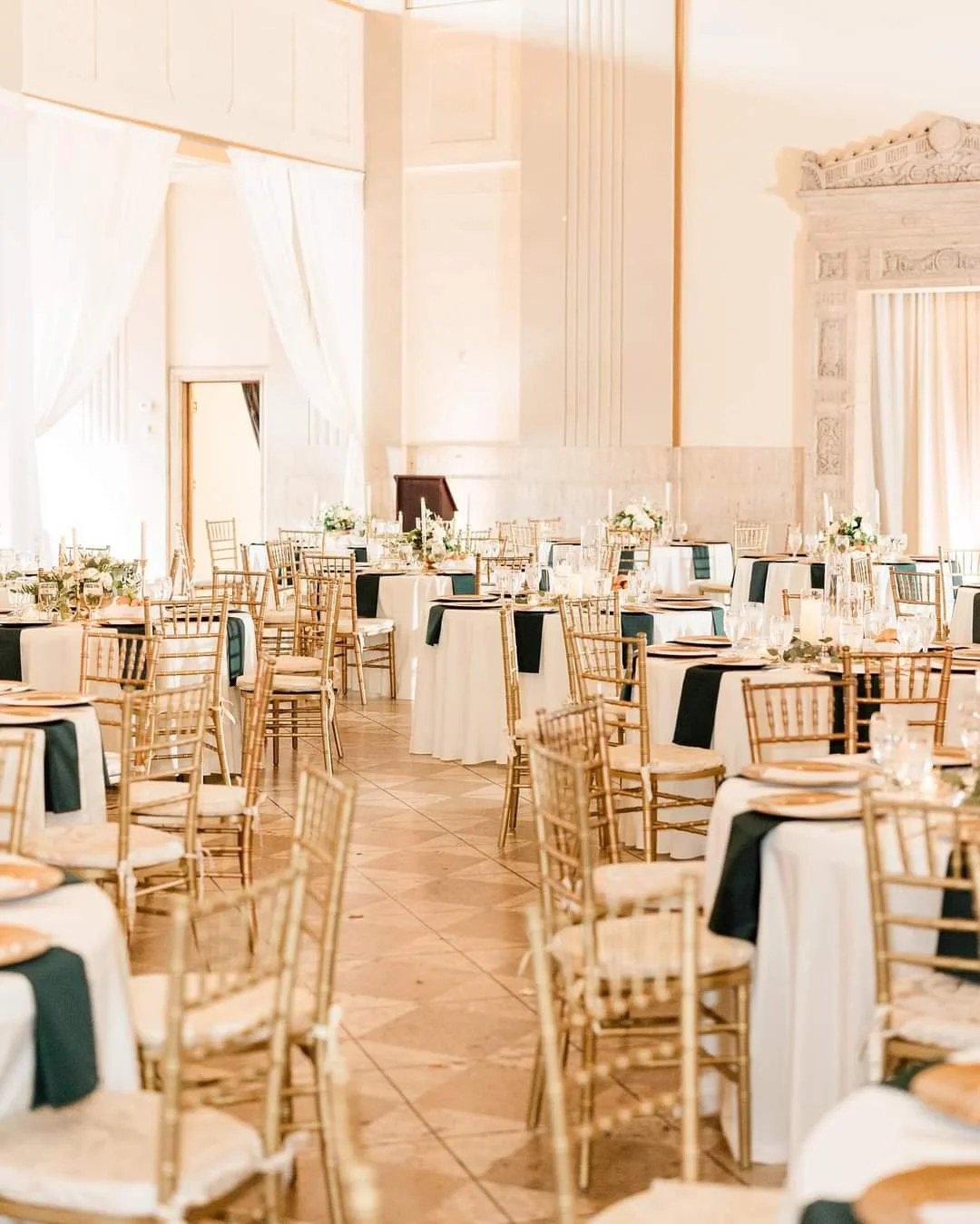 Lloyds Florist Photo Wedding Reception Table Florals (143).jpg