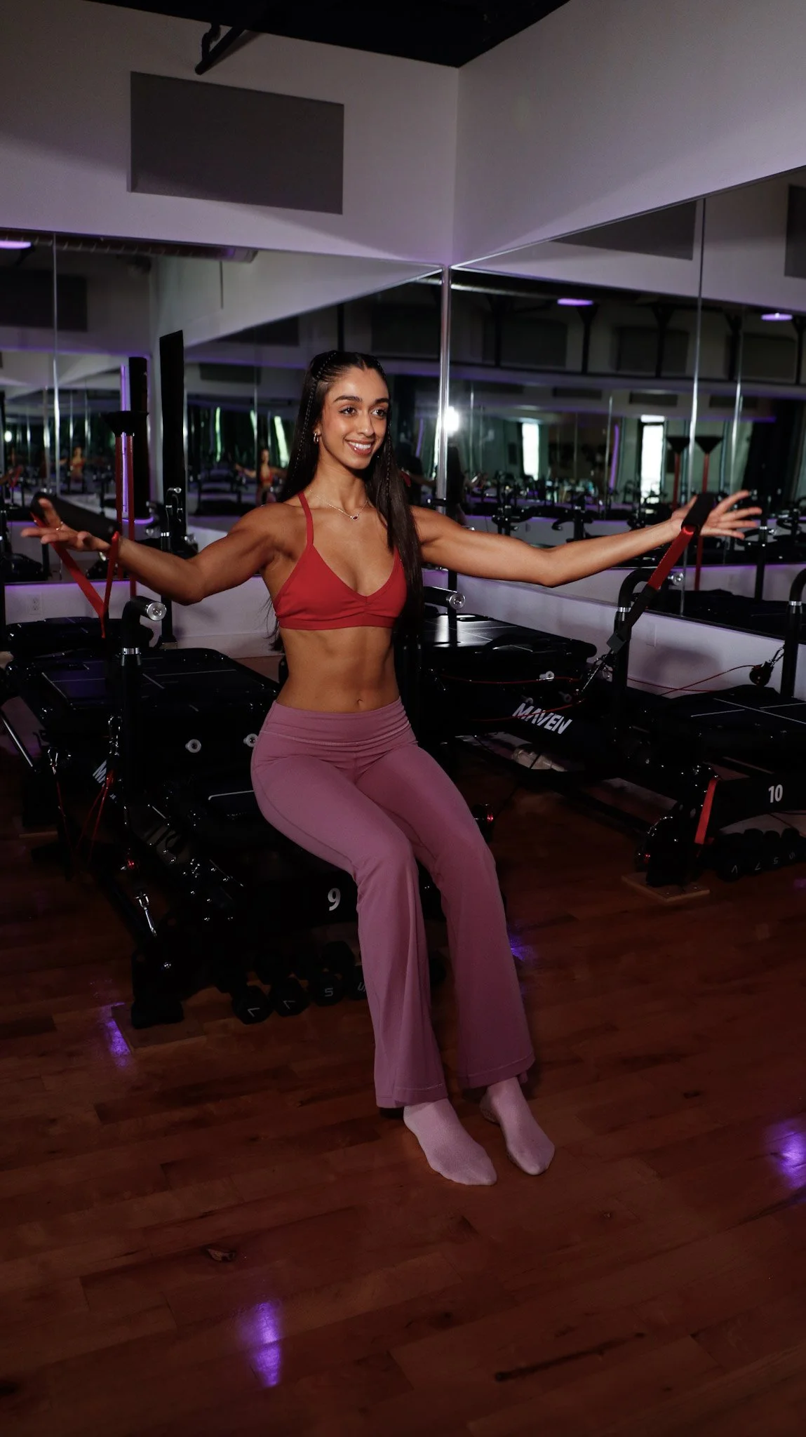sanjana-khanna.jpg