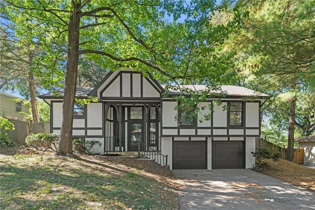 SOLD | Last List $295,000 Represented Buyer Kansas City, MO