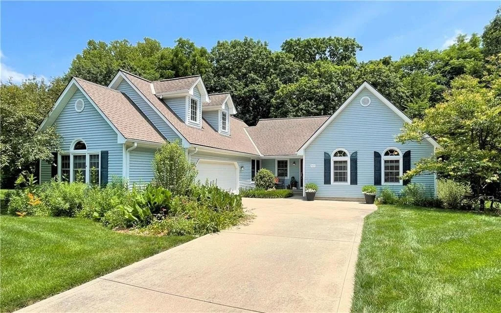 SOLD | Last List $407,815 Represented Buyer Blue Springs, MO