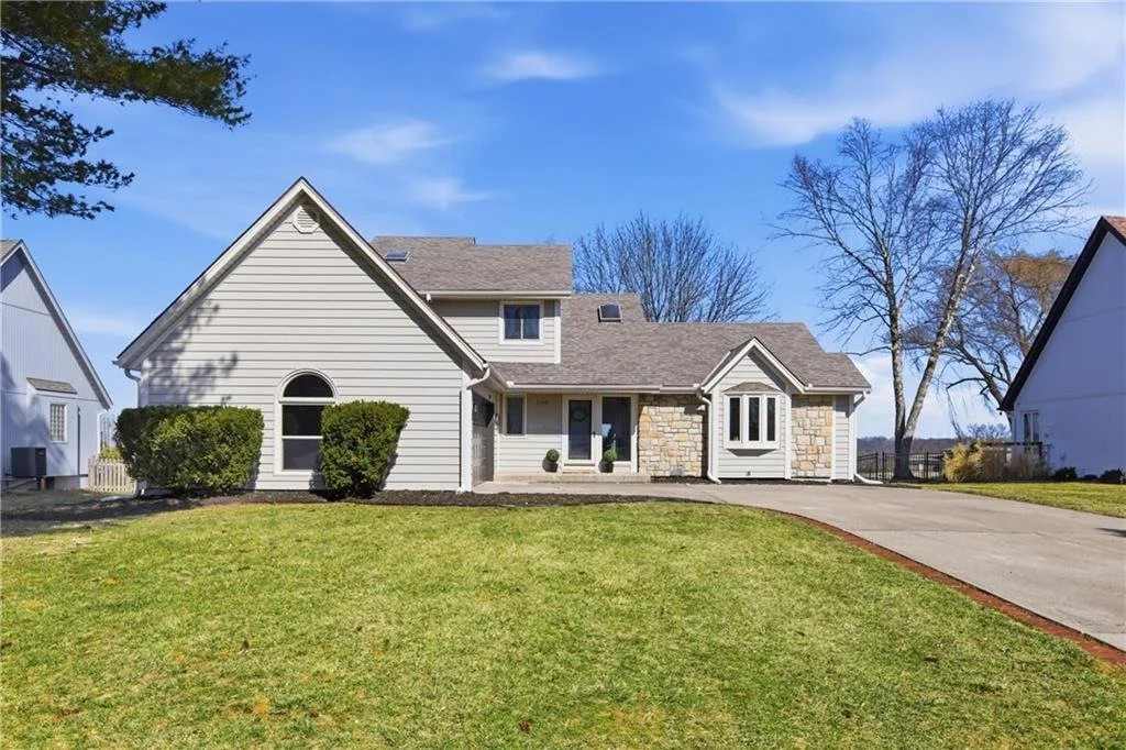 SOLD | Last List $599,000 Represented Buyer Lee's Summit, MO