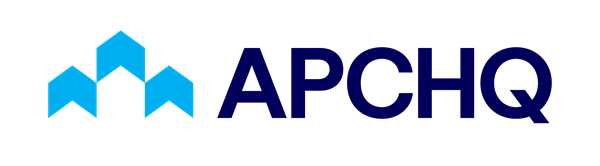 Logo avec trois formes géométriques bleues en haut et le texte 'APCHQ' en bleu foncé à droite.