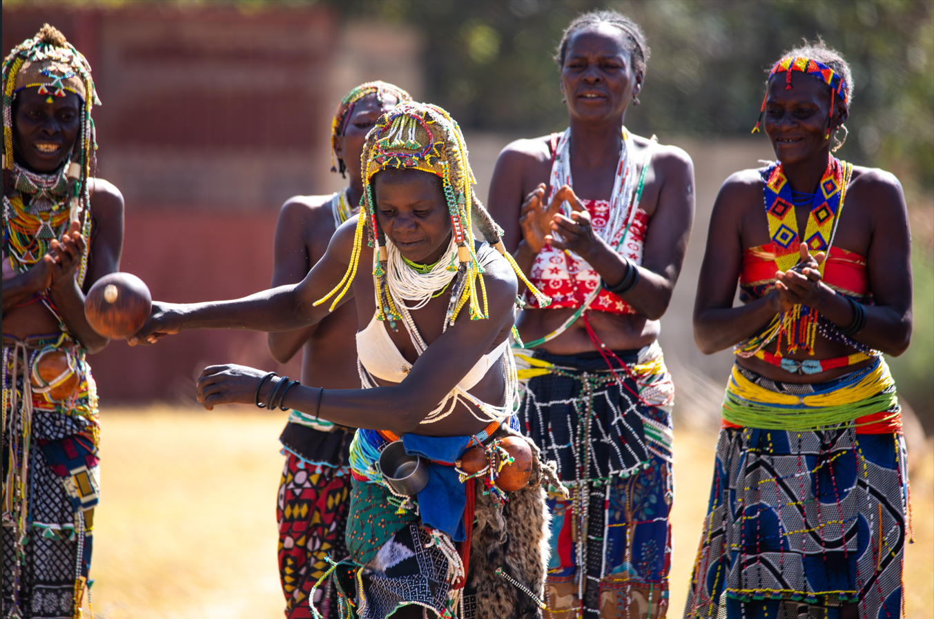 Mumuila Dancing