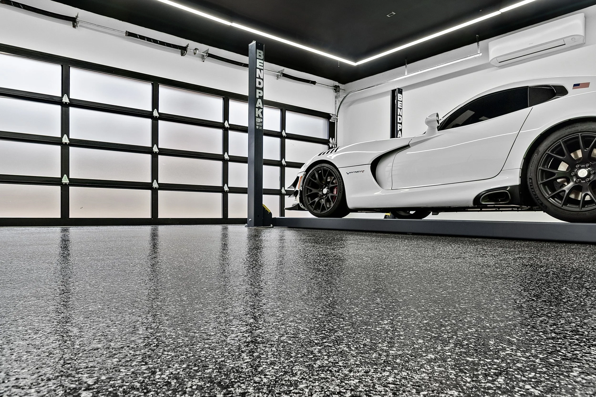 Full Flake Floor with Polyaspartic Top Coat