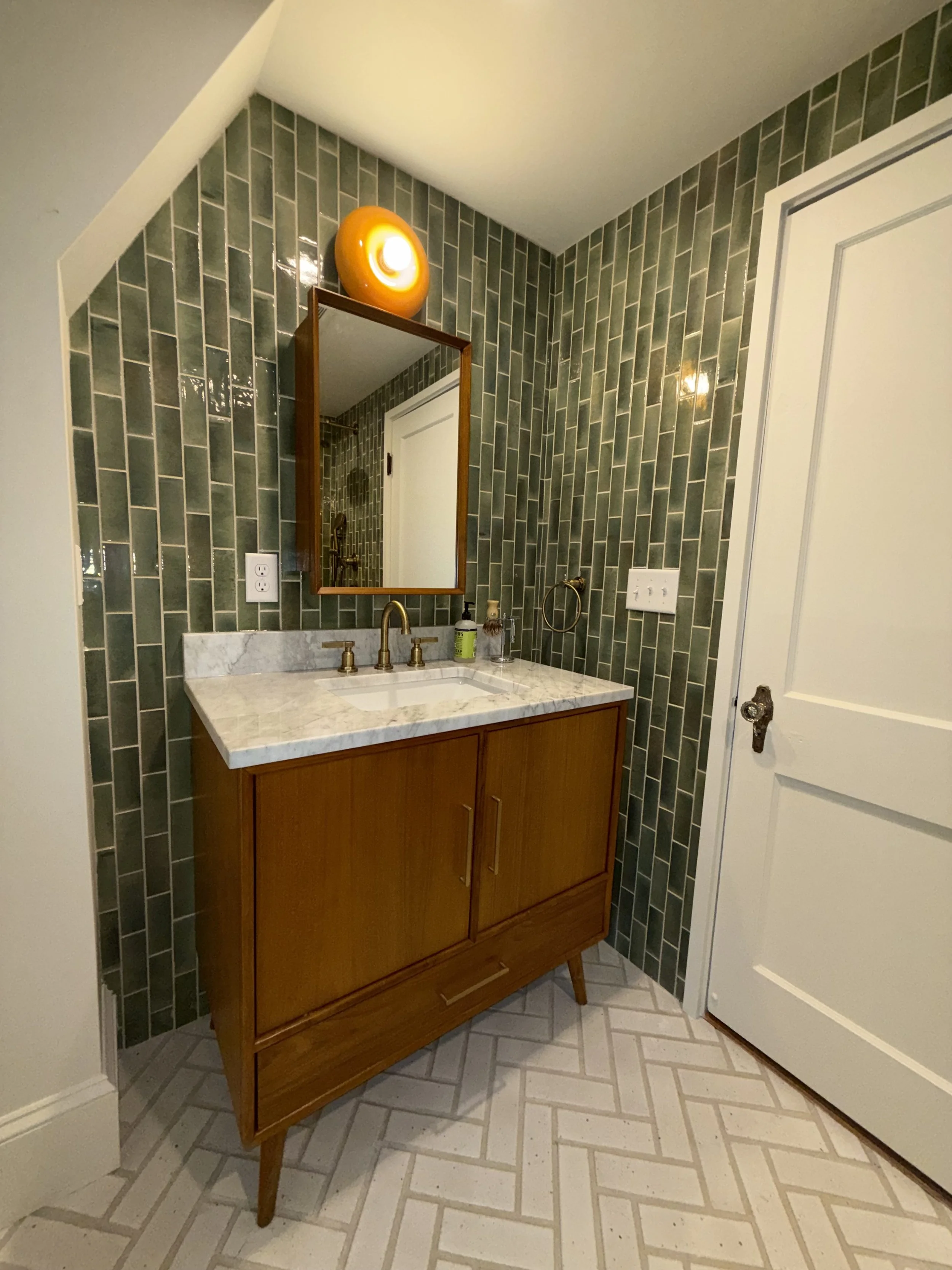 Sabia Solutions_white_green_bath.jpeg