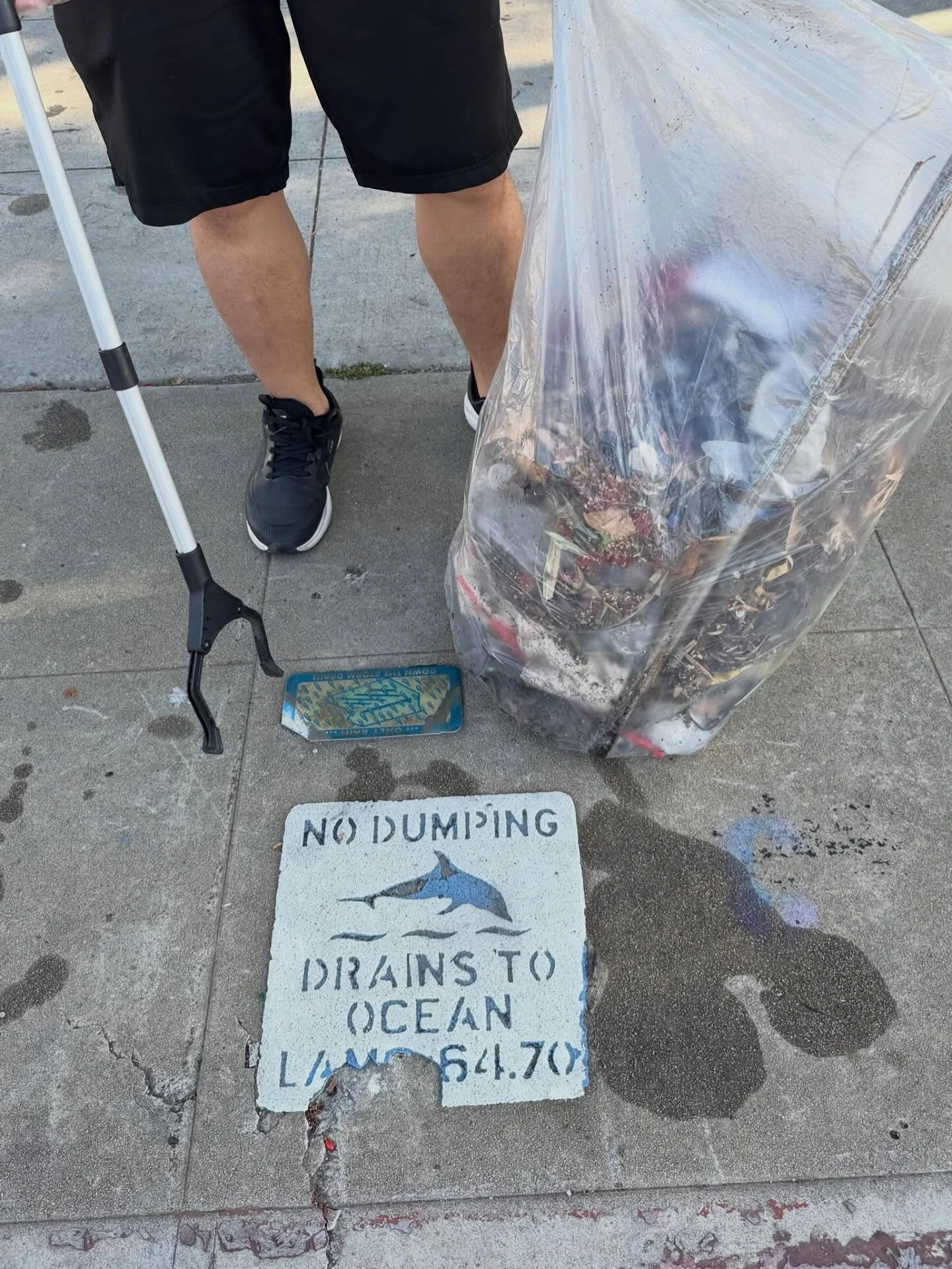 ☀️Happy Saturday Everyone!☀️

We collected 45 total pounds of trash today.

Shout out to the volunteers that came out today!  Saw some old friends and made a new one today.  Thank you for helping make our community shine a little brighter this weeken