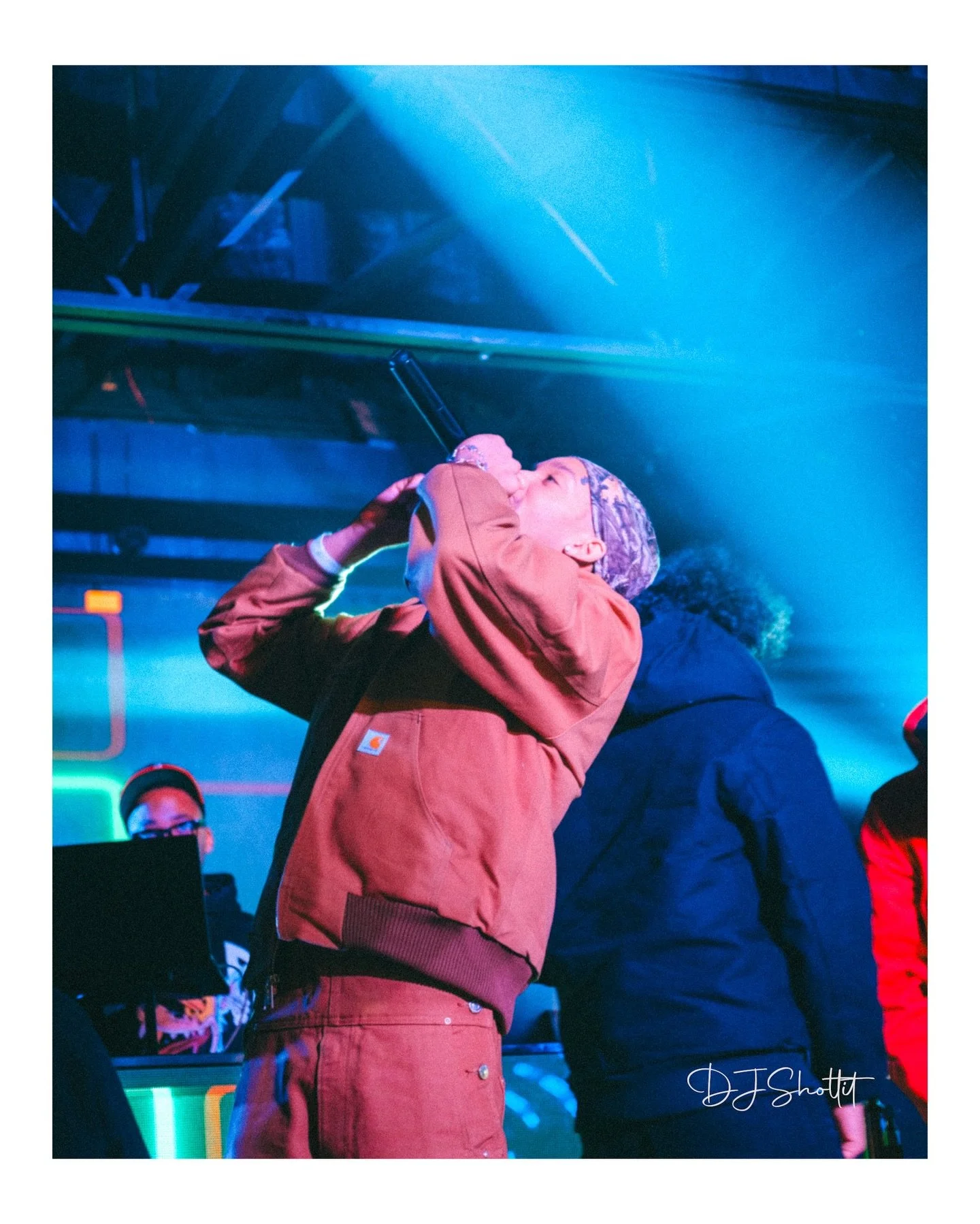 djshotitt_1765931441_3789228627016332935_8254528624.jpg
