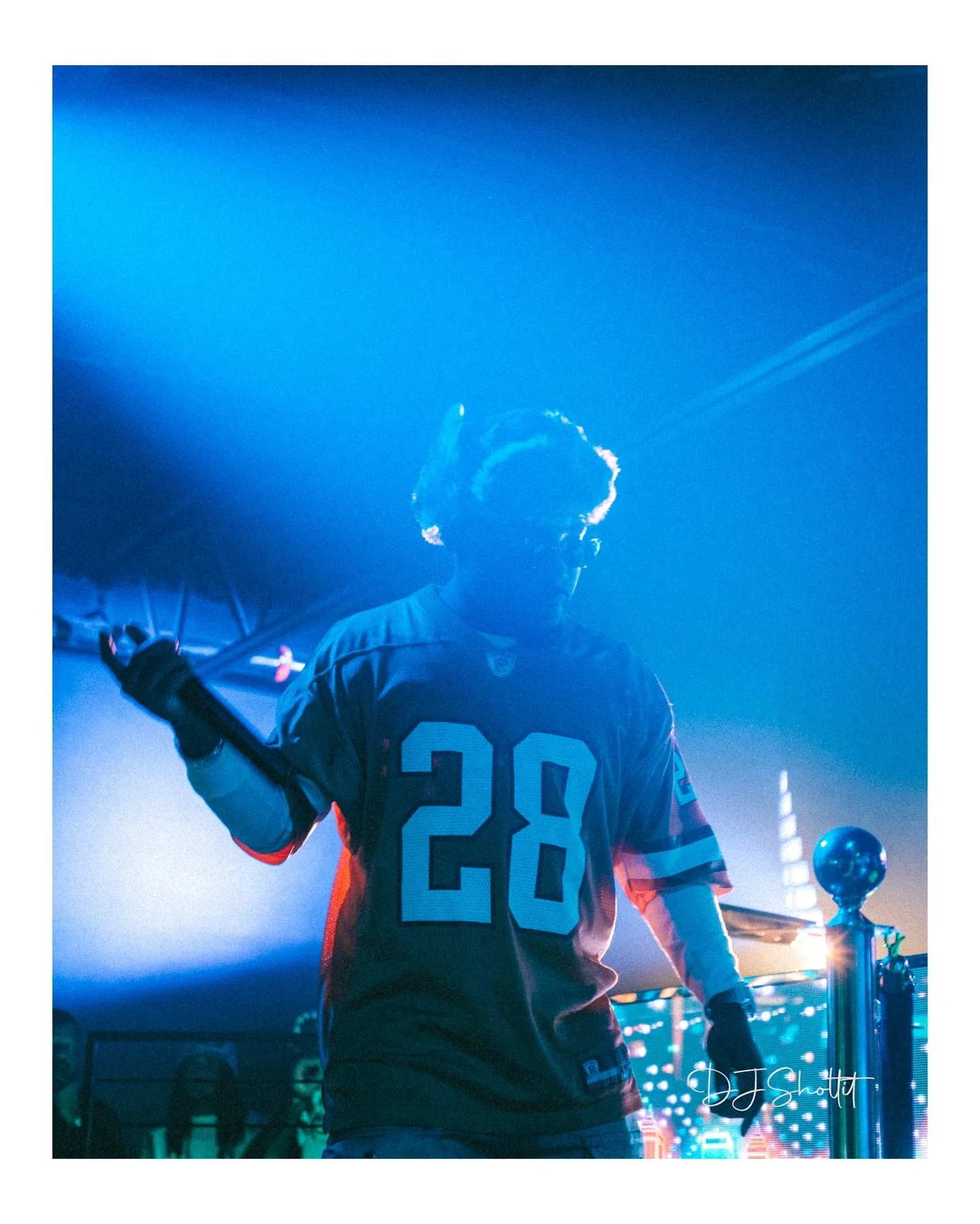 djshotitt_1766273704_3792101137768935634_8254528624.jpg