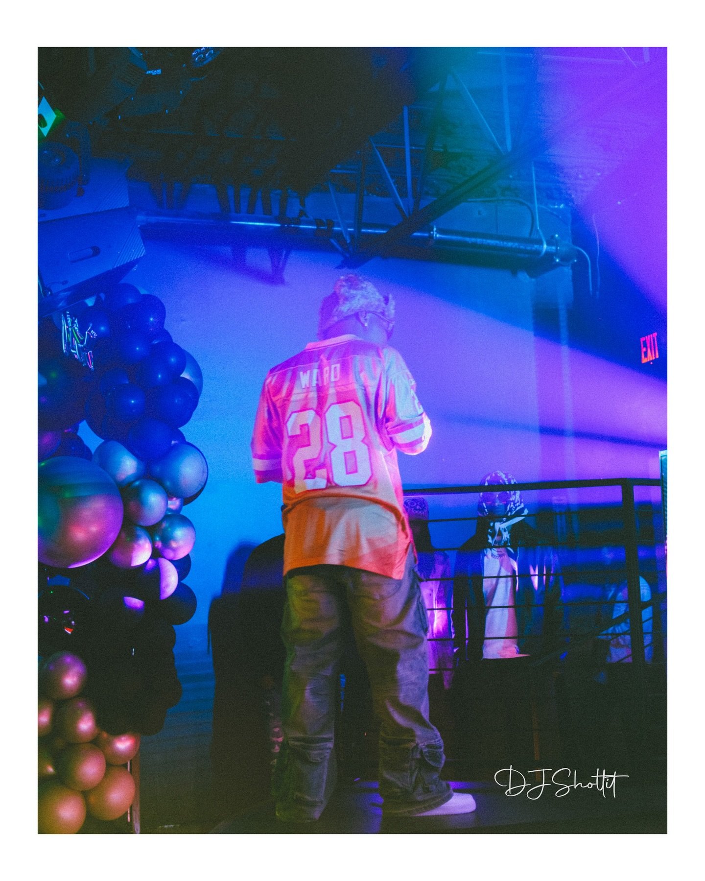 djshotitt_1766273704_3792101137609534042_8254528624.jpg